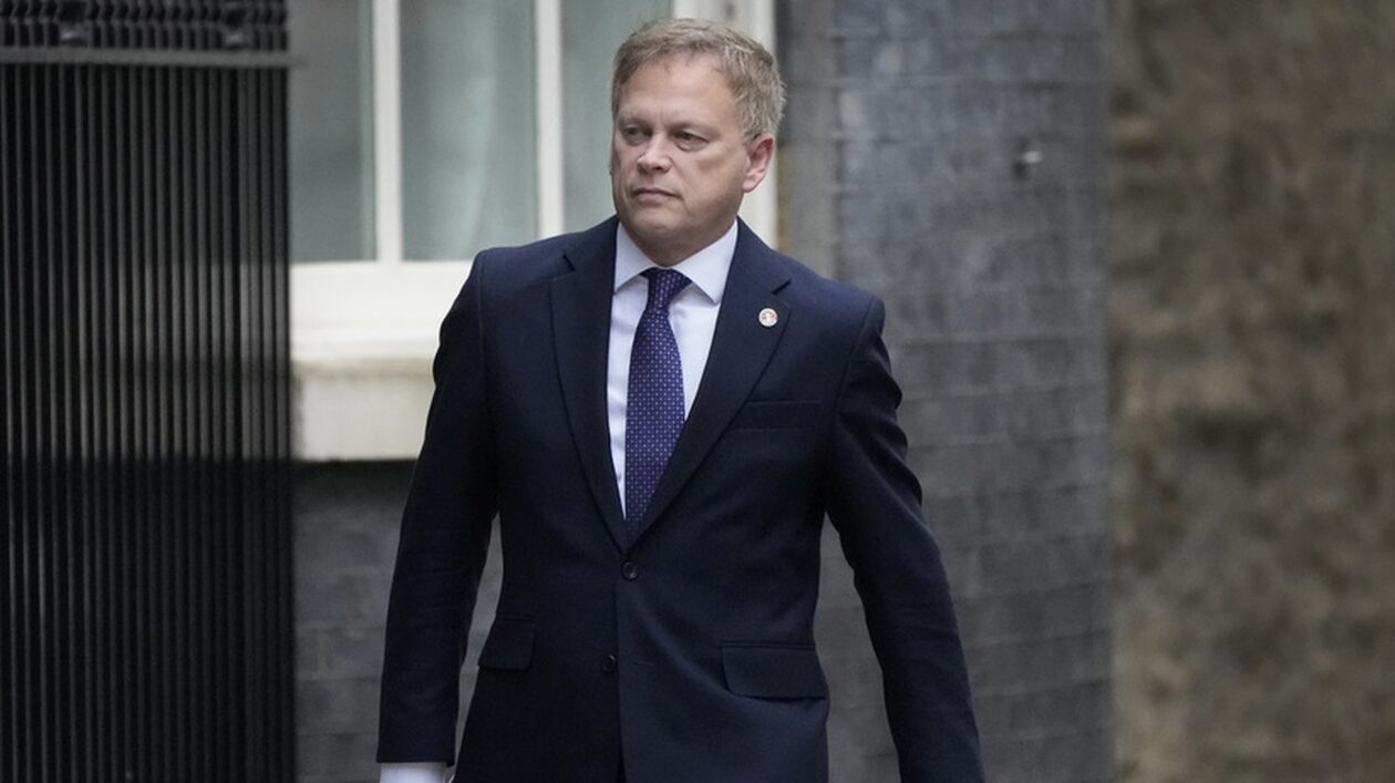 Βρετανία: Η Ρωσία μπλόκαρε το δορυφορικό σήμα του αεροσκάφους του υπουργού Άμυνας