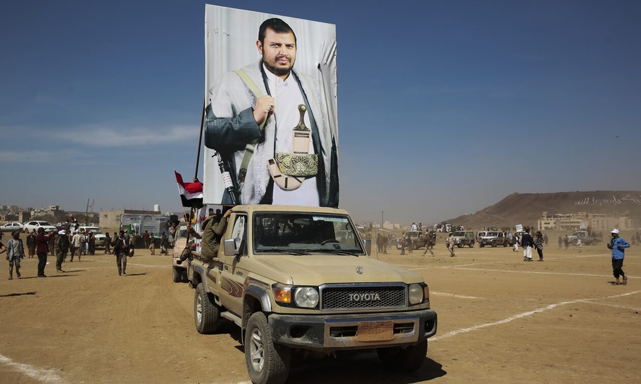 Υεμένη: Οι Χούθι απειλούν με κλιμάκωση των επιθέσεων στα εμπορικά πλοία