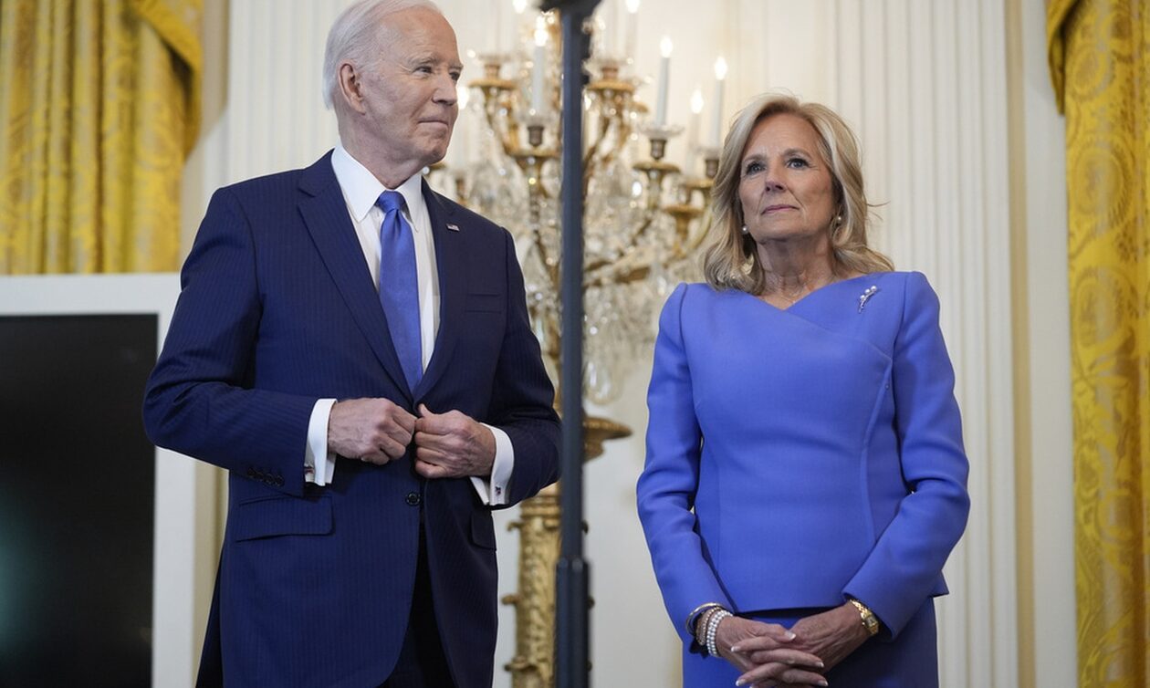 Tζο Μπάιντεν: Τα αθλητικά παπούτσια του Αμερικανού προέδρου που «έβαλαν φωτιά» στα σενάρια