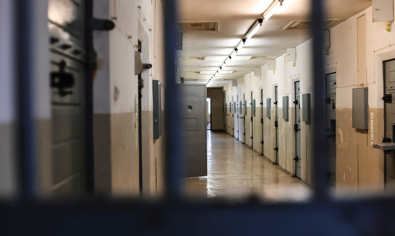 Θεσσαλονίκη: Στη φυλακή 55χρονος που ασέλγησε στην ανήλικη ανιψιά του και βιντεοσκόπησε την πράξη