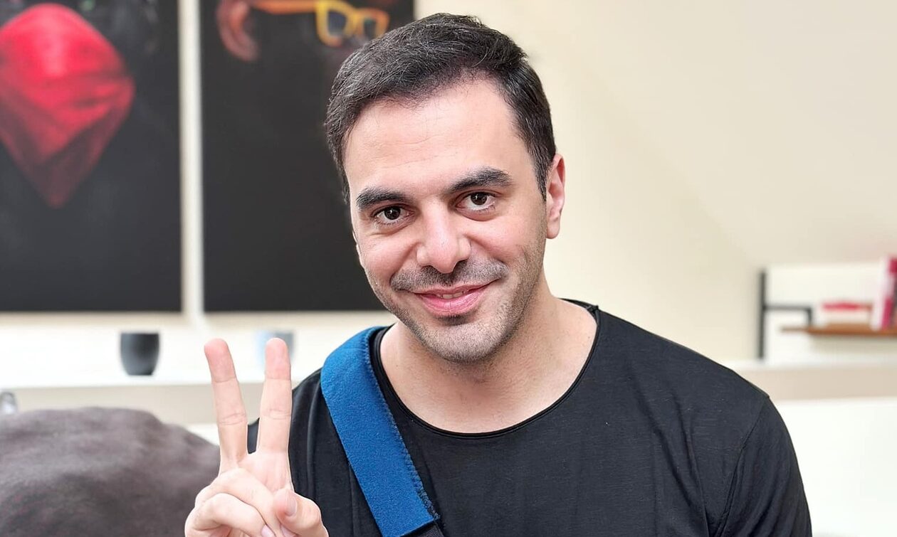 Μανώλης Χριστοδουλάκης: Ατύχημα για τον βουλευτή – Η φωτογραφία με το δεμένο χέρι