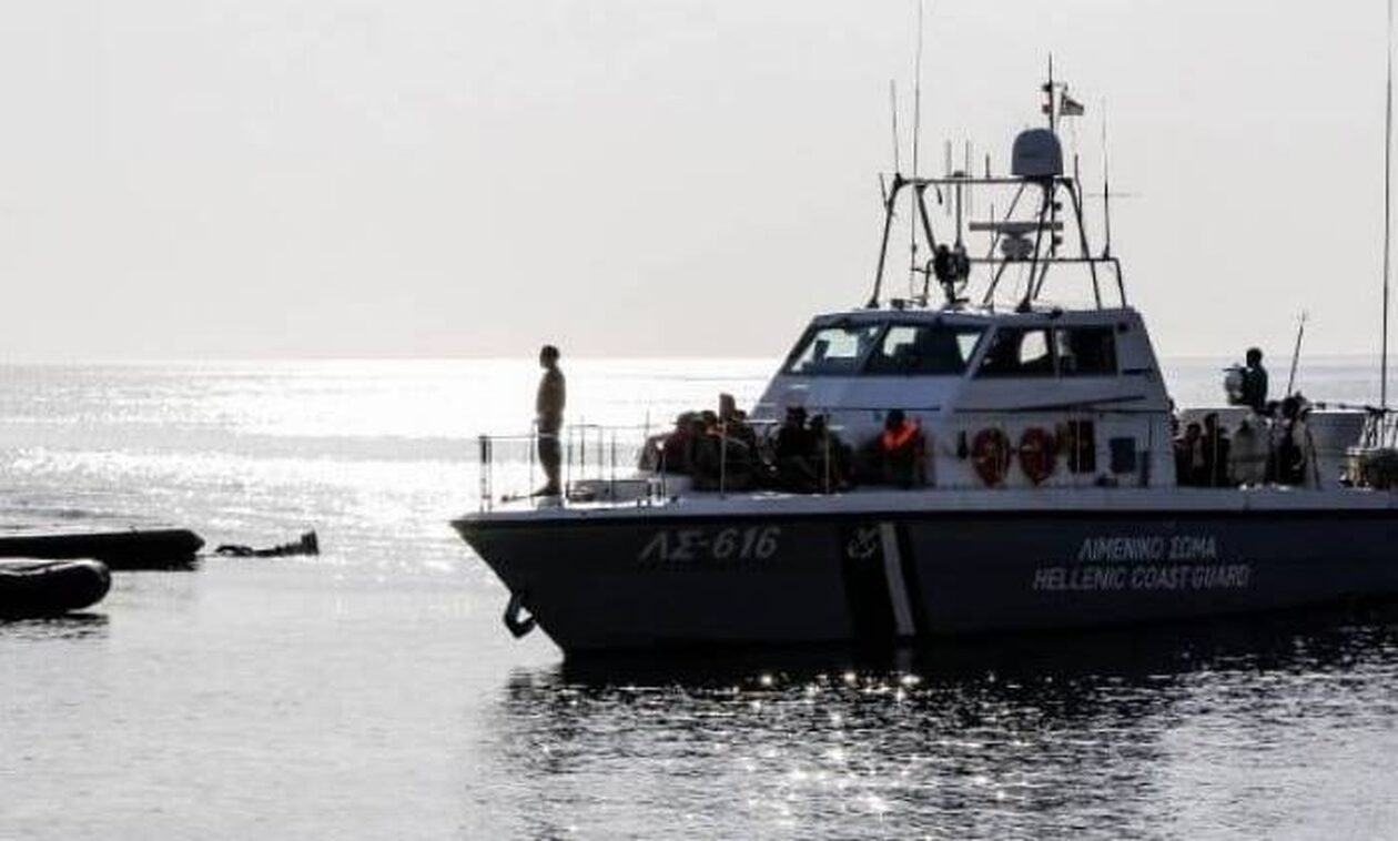 Συναγερμός στην Κυλλήνη για ακυβέρνητο σκάφος – Έσπευσε πλοίο για βοήθεια