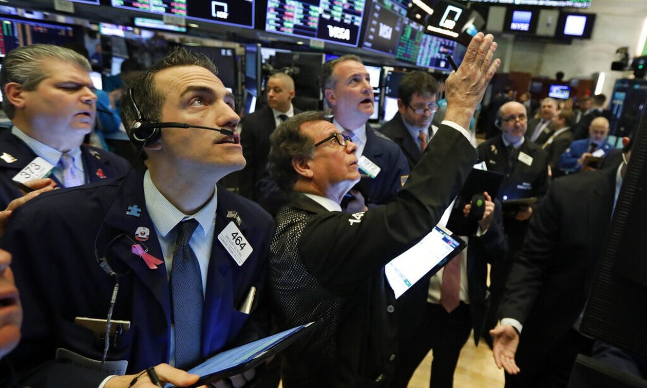 «Πάρτι» στη Wall Street μετά την πρόβλεψη της Fed για μείωση των επιτοκίων