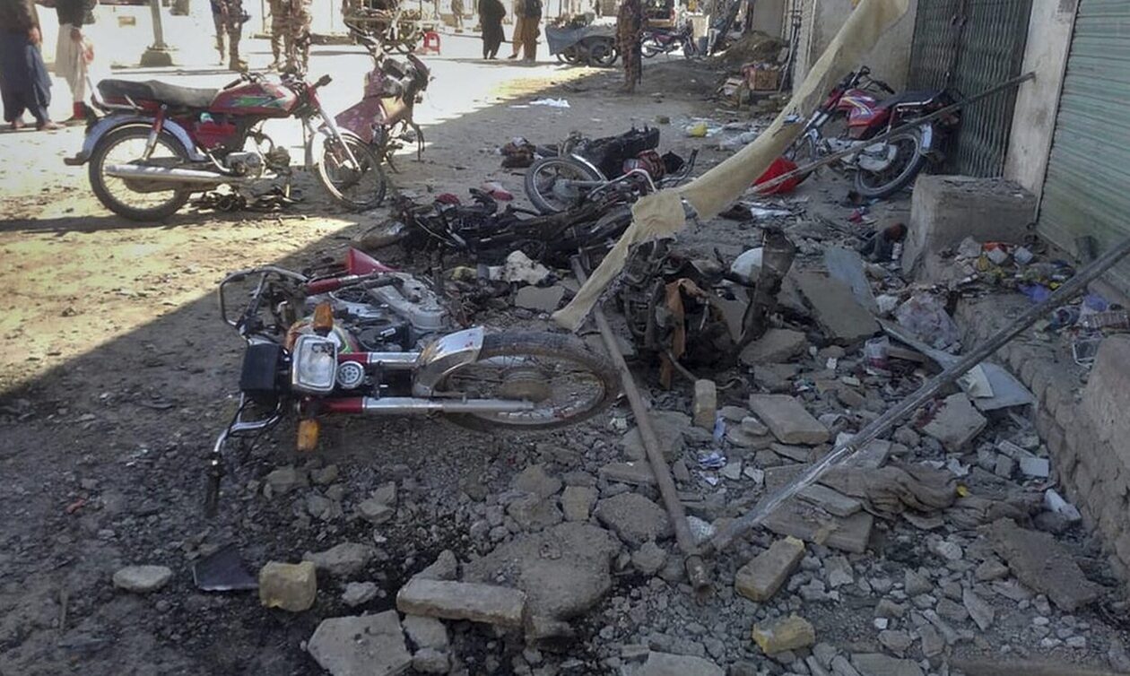 Πακιστάν: Πολλαπλές εκρήξεις, πυροβολισμοί στο συγκρότημα της Λιμενικής Αρχής του Γκουαντάρ