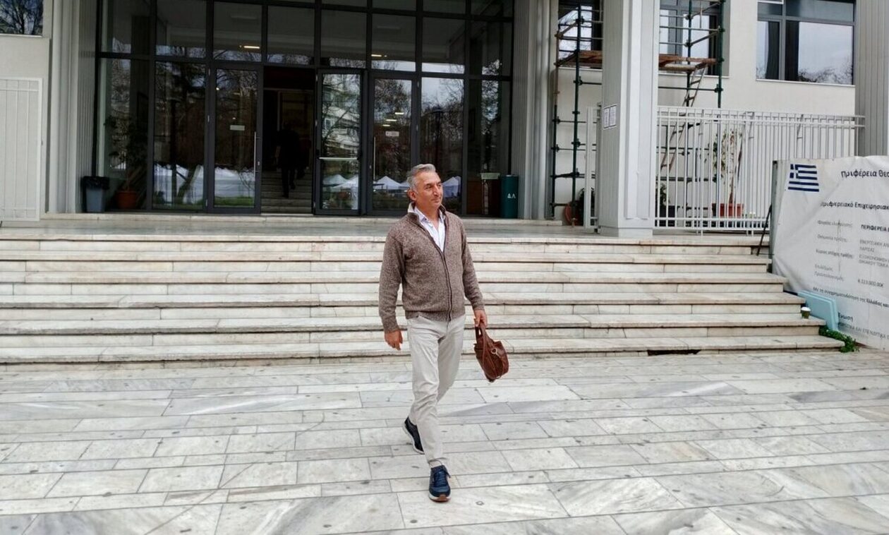 Τέμπη- Κωνσταντινίδης: Κατέθεσε νέα στοιχεία στον ανακριτή για τα υλικά της εμπορικής και την έκρηξη