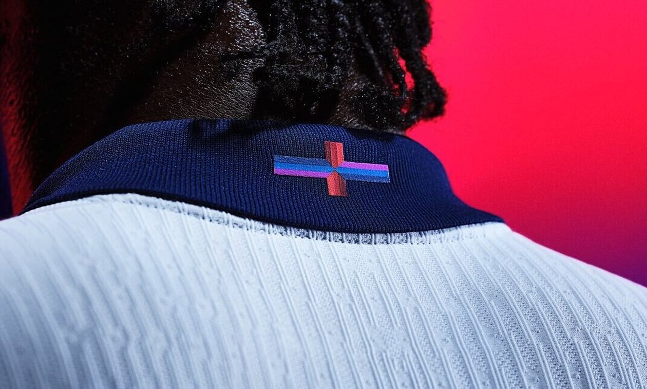 Η woke κουλτούρα επικράτησε και στην… Εθνική Αγγλίας: Έβαλαν «πολύχρωμο» σταυρό στη φανέλα