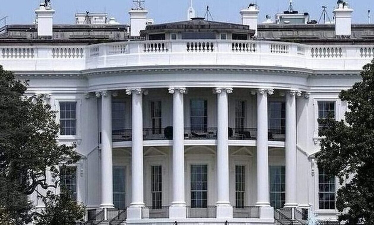 Ο Λευκός Οίκος δηλώνει ότι “οι σκέψεις του είναι στα θύματα της φρικτής επίθεσης” στη Μόσχα