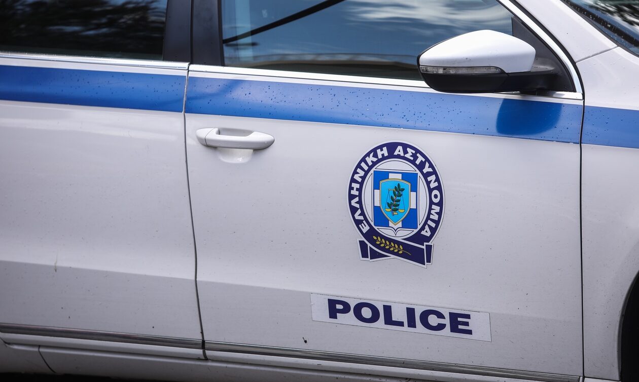Πατήσια: Σύλληψη δύο νεαρών για όπλα και ναρκωτικά