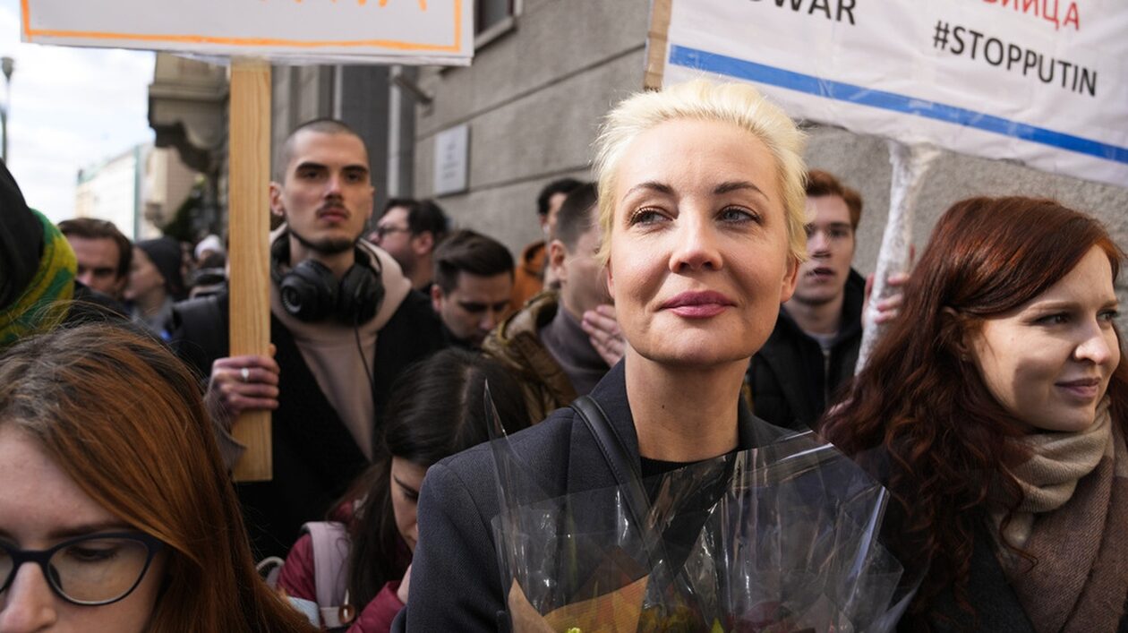 Η χήρα του Ναβάλνι εκφράζει τα συλλυπητήριά της στα θύματα της επίθεσης στη Μόσχα