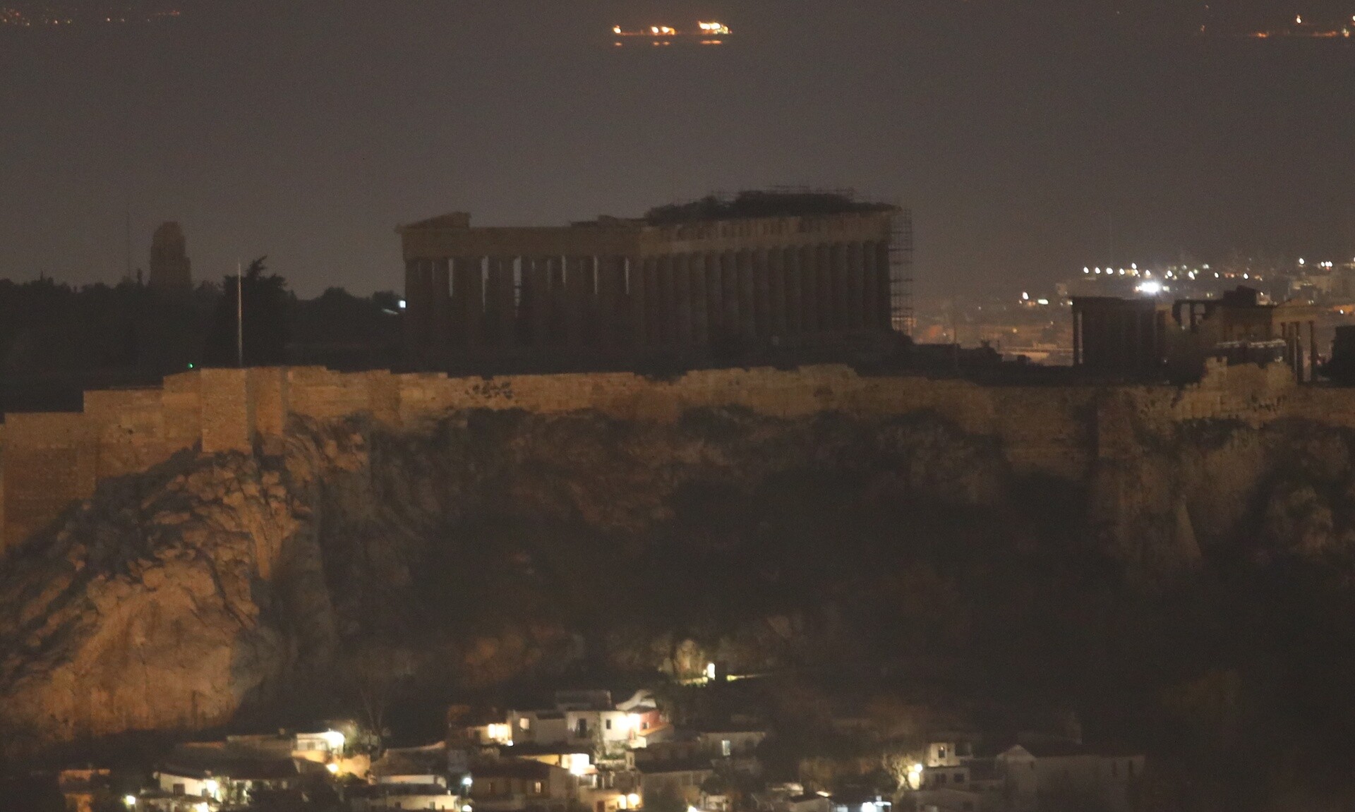 Ώρα της Γης 2024: Σβήνουν απόψε τα φώτα για την προστασία του πλανήτη