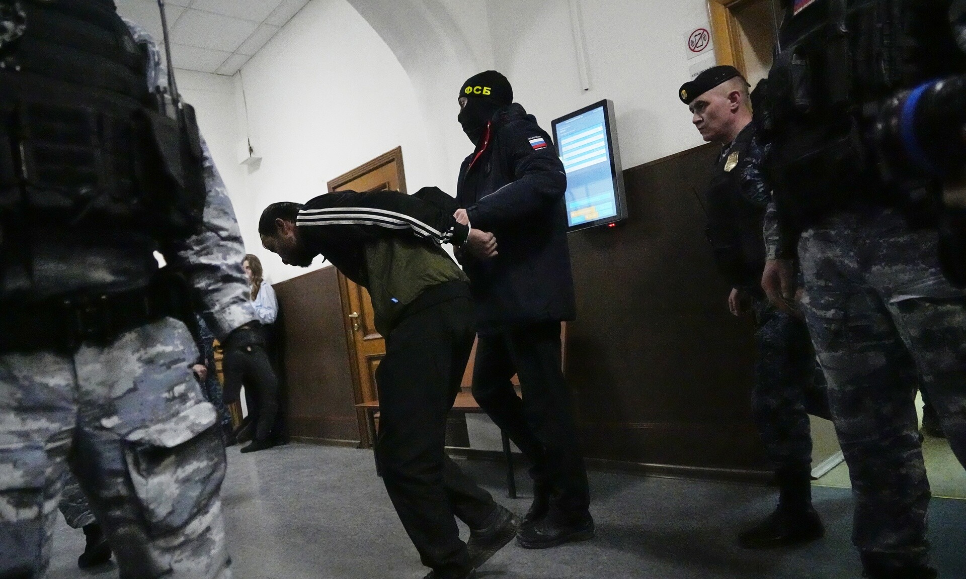 Μόσχα: Πατέρας και δύο γιοι συνεληφθήσαν για το τρομοκρατικό χτύπημα – Στις 7 οι συλλήψεις