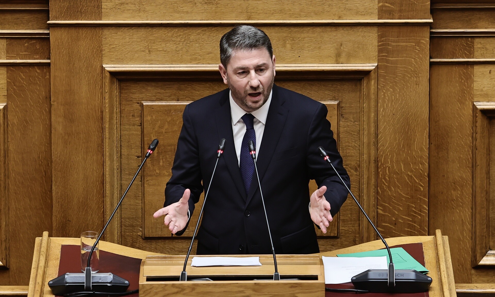 Στα χέρια του Ανδρουλάκη η «σκυτάλη» της Κεντροαριστεράς – «Τρέχει» να την ανακτήσει ο ΣΥΡΙΖΑ