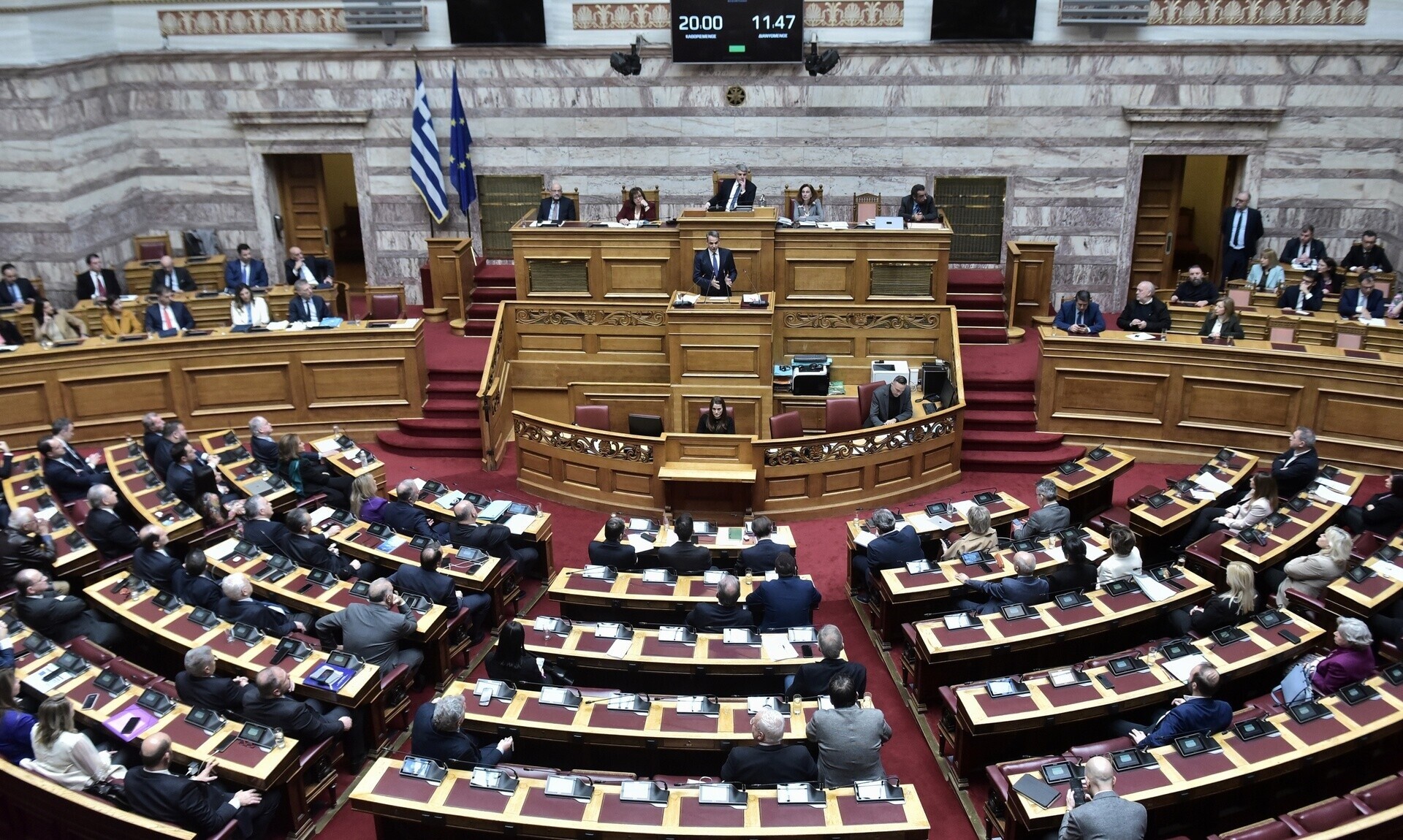 Παρακολουθήστε LIVE: Η συζήτηση στην Ολομέλεια της Βουλής για την πρόταση μομφής