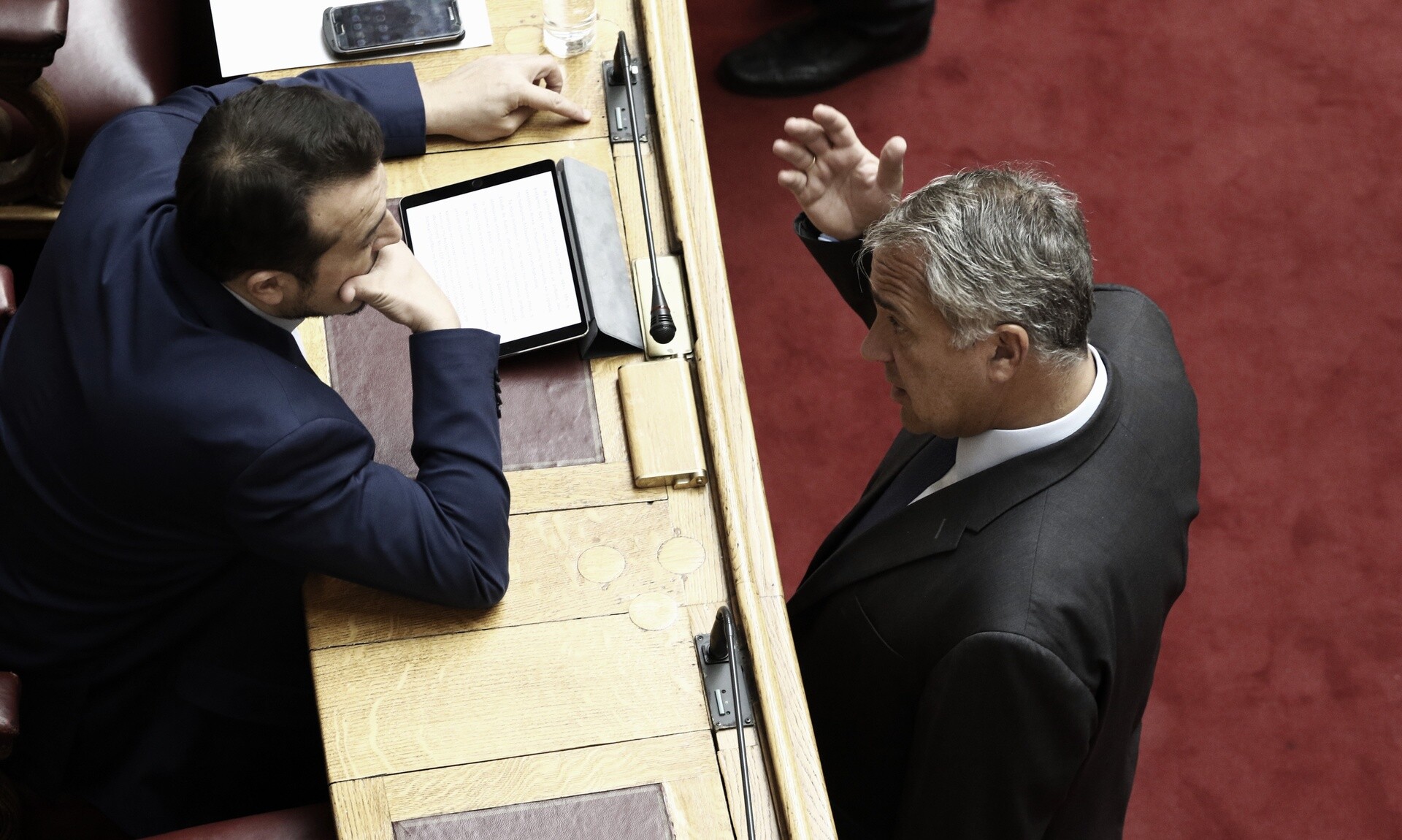 Άρχισαν τα όργανα στη Βουλή: Κόντρα Βορίδη – Παππά πριν την πρόταση δυσπιστίας