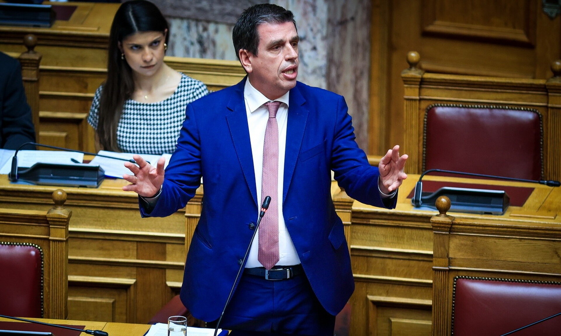 Καιρίδης: Σύρεστε πίσω από τον παροξυσμό και την συνωμοσιολογία του κ. Βελόπουλου