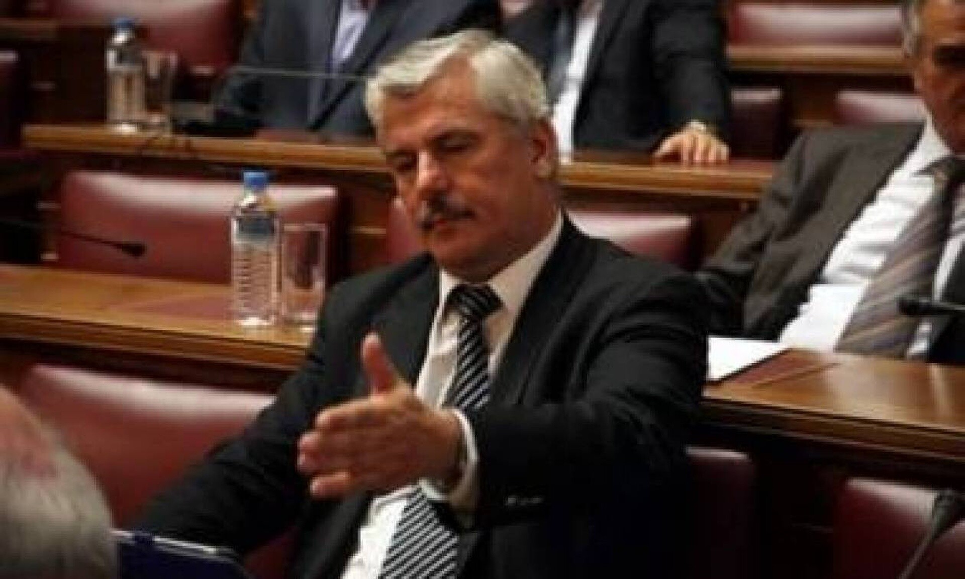 Τα «μαζεύει» ο Ταμήλος μετά τον σάλο για τα θύματα της τραγωδίας των Τεμπών