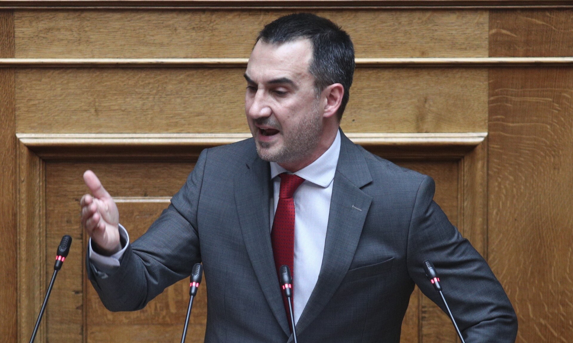 Χαρίτσης στη Βουλή: Ζητήστε σήμερα σύσταση προανακριτικής επιτροπής