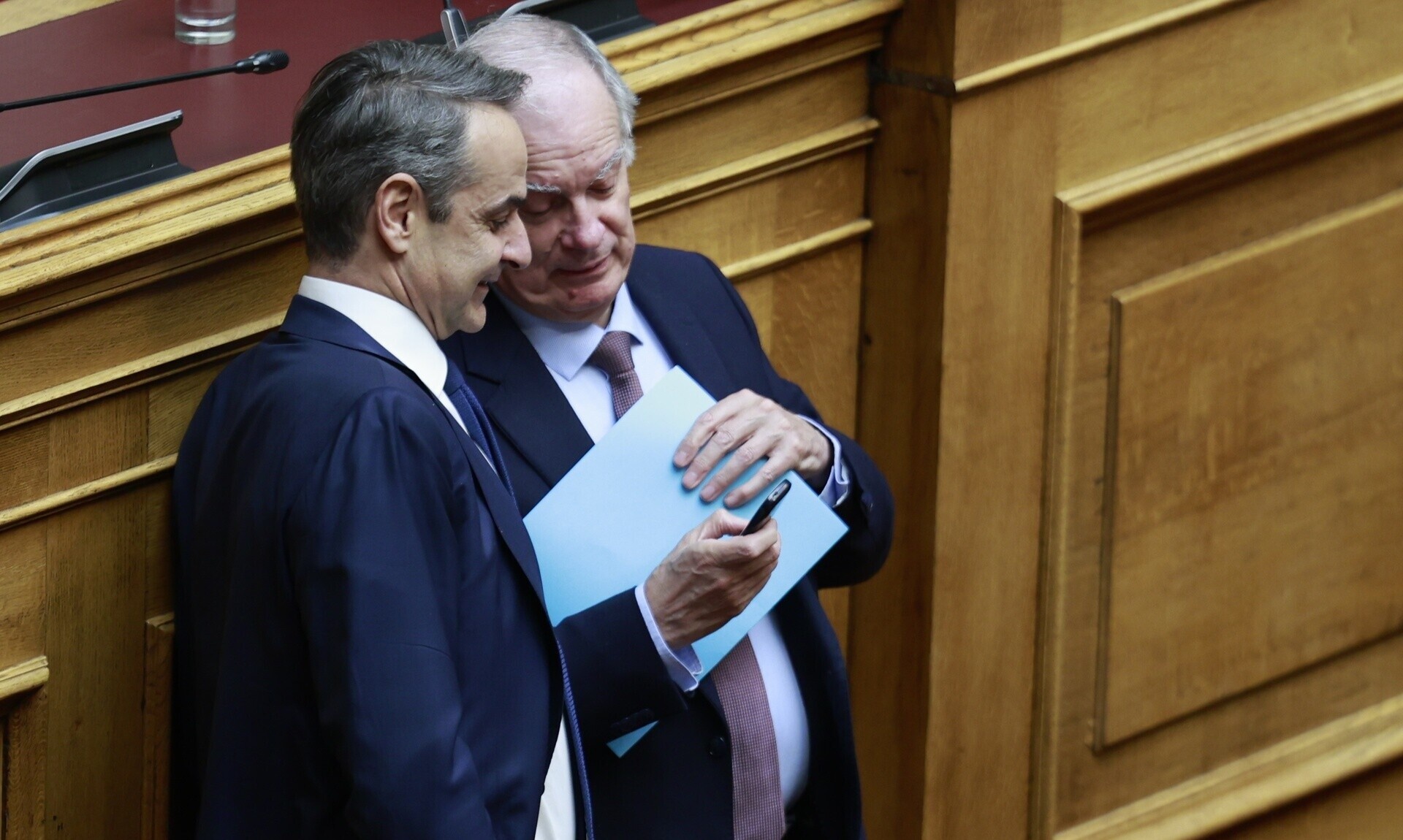 «Πάμε παρακάτω» η στρατηγική της ΝΔ μετά τη μάχη στη Βουλή