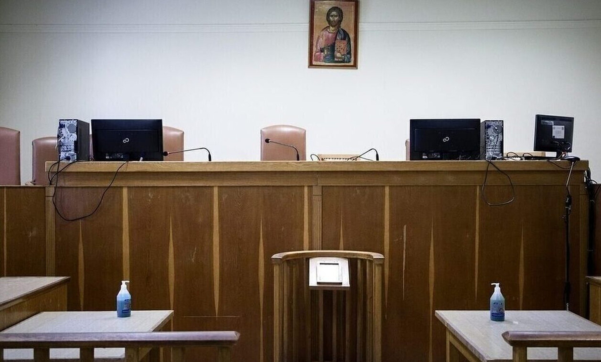 Θεσσαλονίκη: Ελεύθερη άνευ όρων η 27χρονη κωφή- Αναγκαία η πρόσληψη διερμηνέων νοηματικής γλώσσας