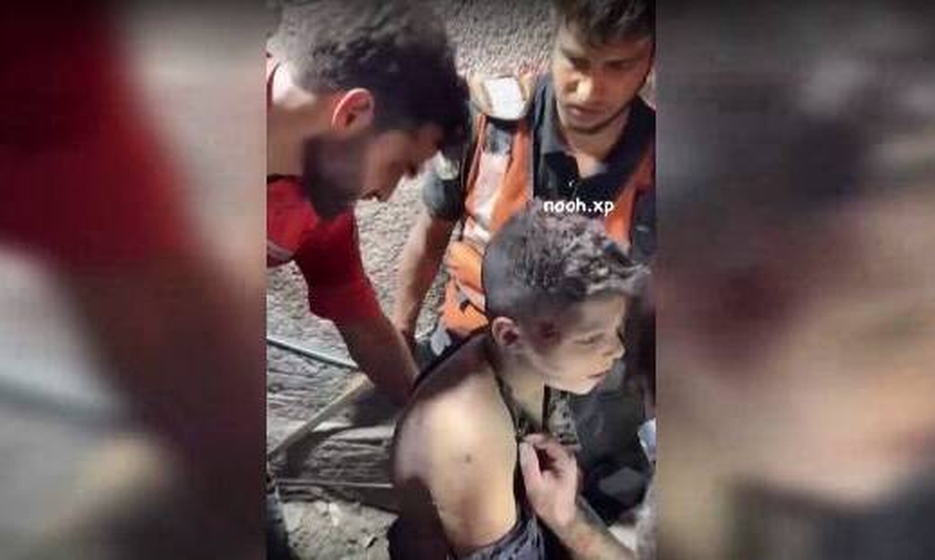 Γάζα: Παιδί ανασύρεται από τα ερείπια – «Έχω μαζέψει λεφτά, θέλω να πάρω ποδήλατο»