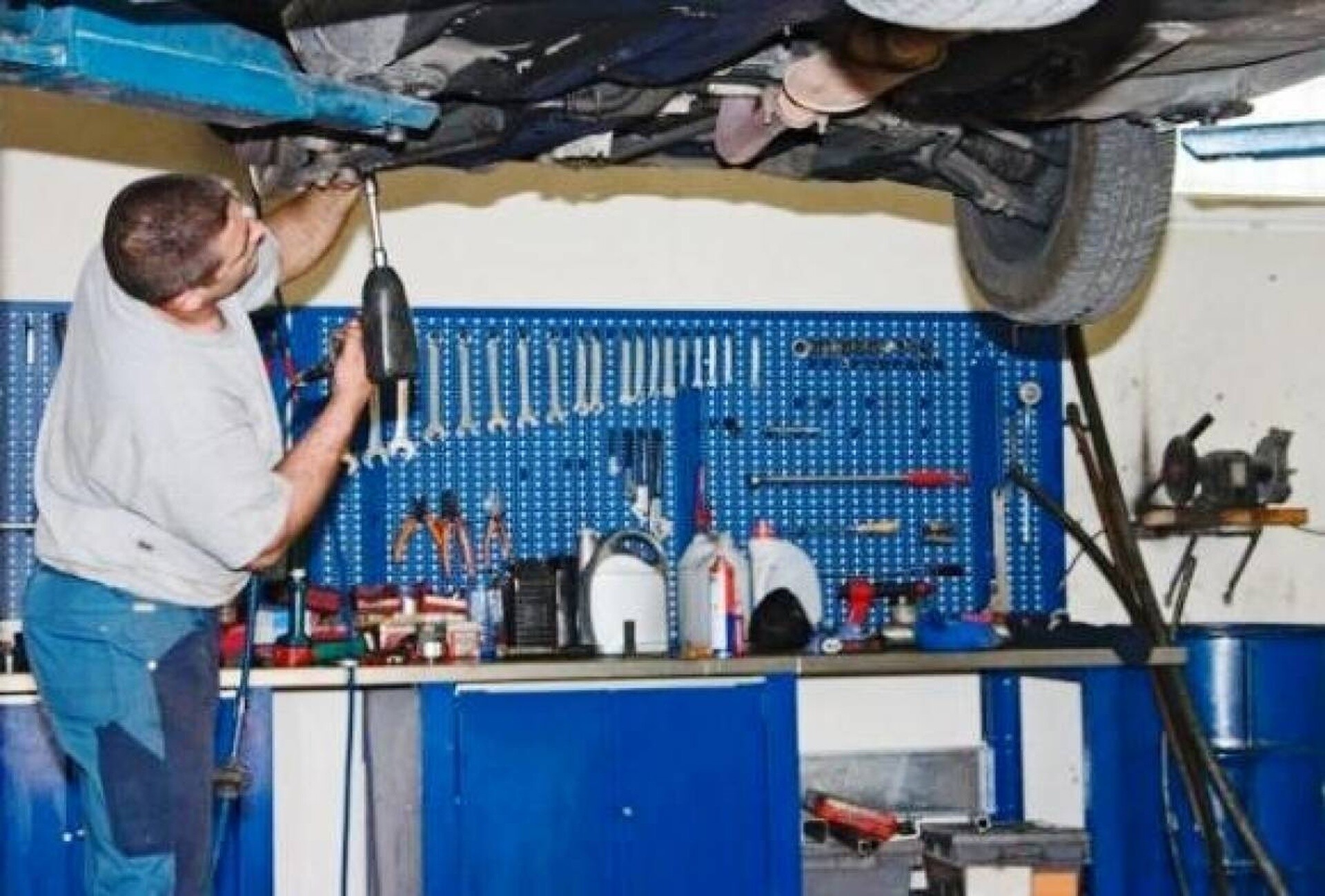Θεσσαλονίκη: Συνεργείο αυτοκινήτων δεν είχε εκδώσει τιμολόγια ύψους 9.000 ευρώ