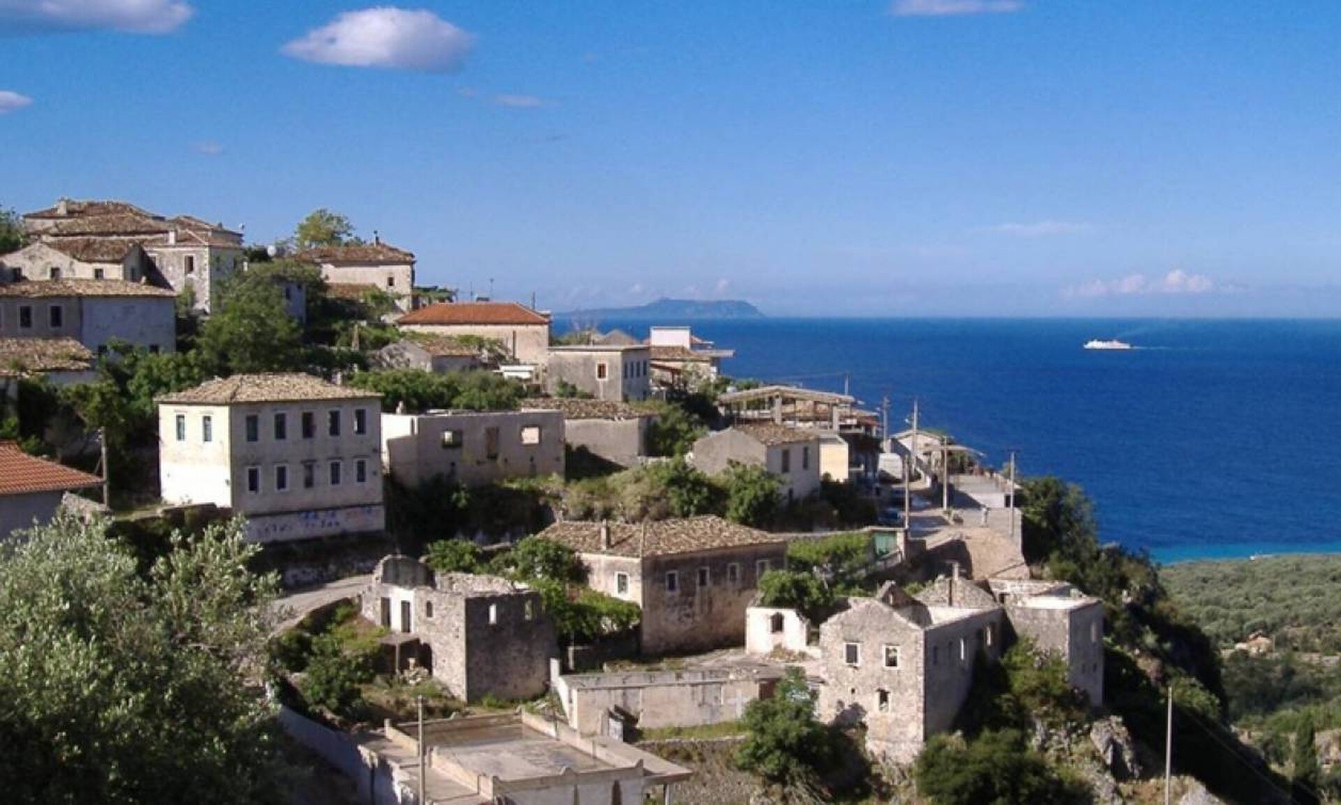 Αποκάλυψη: Έτσι αρπάζουν τις περιουσίες των Ελλήνων στη Χειμάρρα οι Αλβανοί