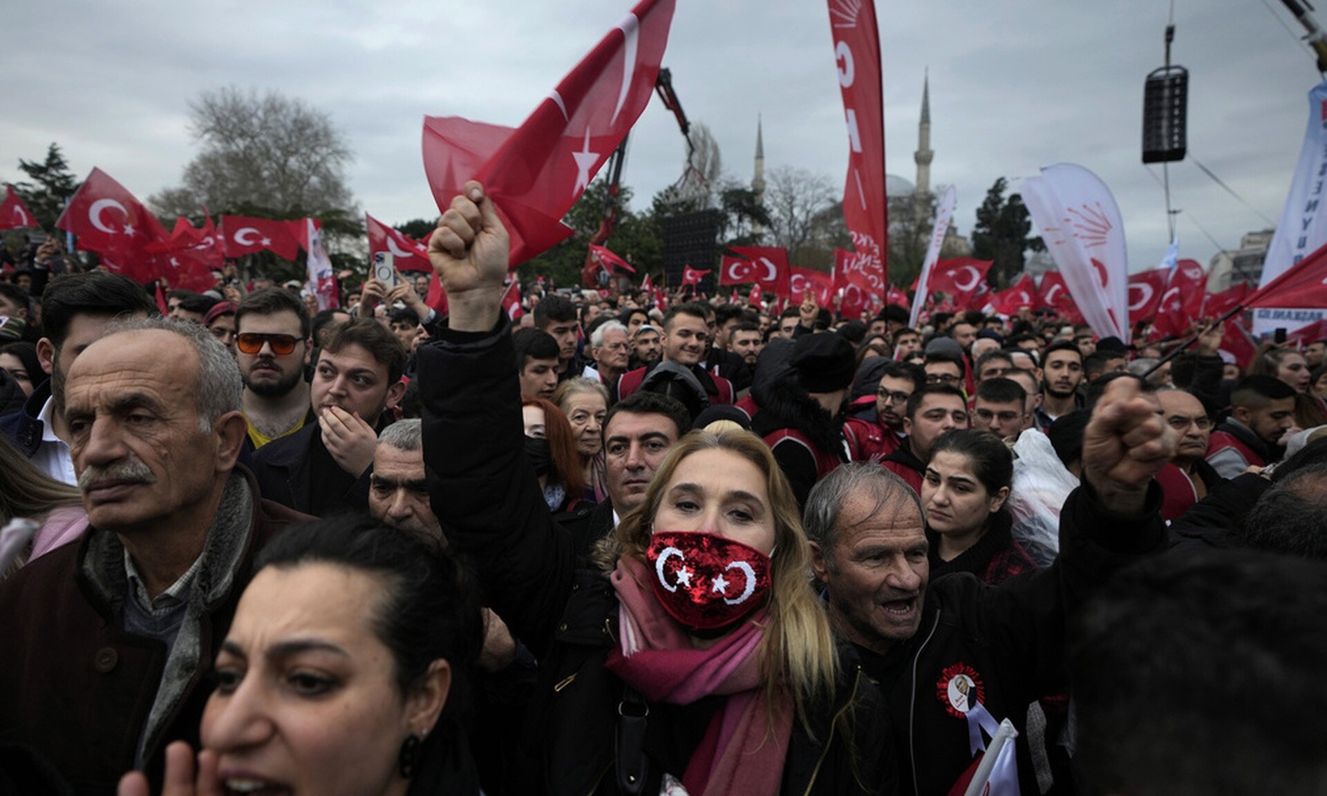 Toυρκία: Τι «φέρνει» η χειρότερη ήττα Ερντογάν εδώ και δεκαετίες – «Άνοιξαν τα μάτια των πολιτών;»
