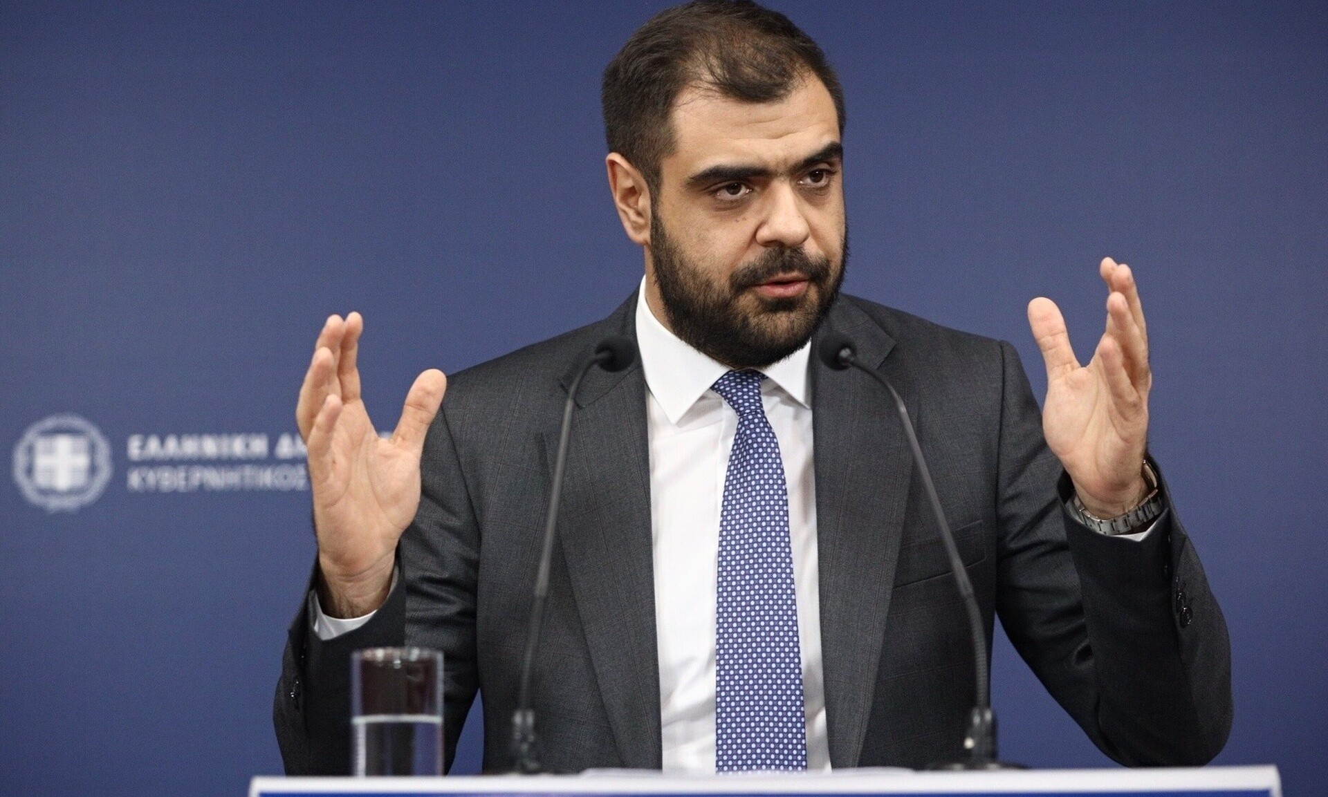 Live – Παύλος Μαρινάκης: Eνημέρωση πολιτικών συντακτών