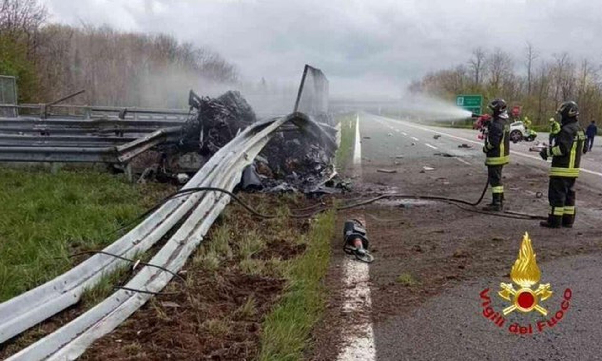 Ιταλία: Διαλύθηκε Ferrari με ταχύτητα 200 χλμ/ ώρα – Δύο νεκροί με test DNA η αναγνώριση