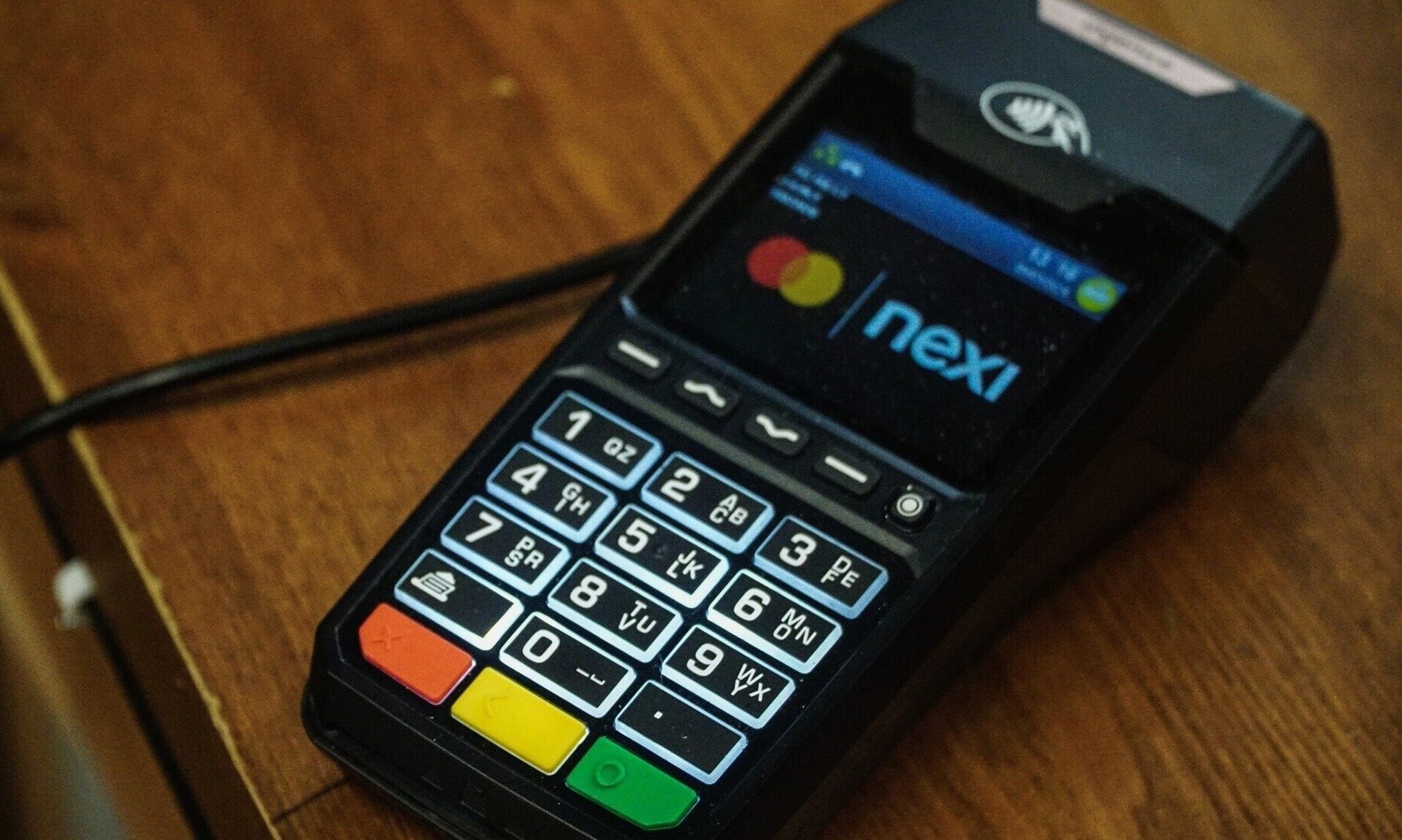 POS: Περισσότερες από 1.000 επιχειρήσεις χωρίς διασύνδεση με ταμειακές μηχανές – Ξεκίνησε ο έλεγχος