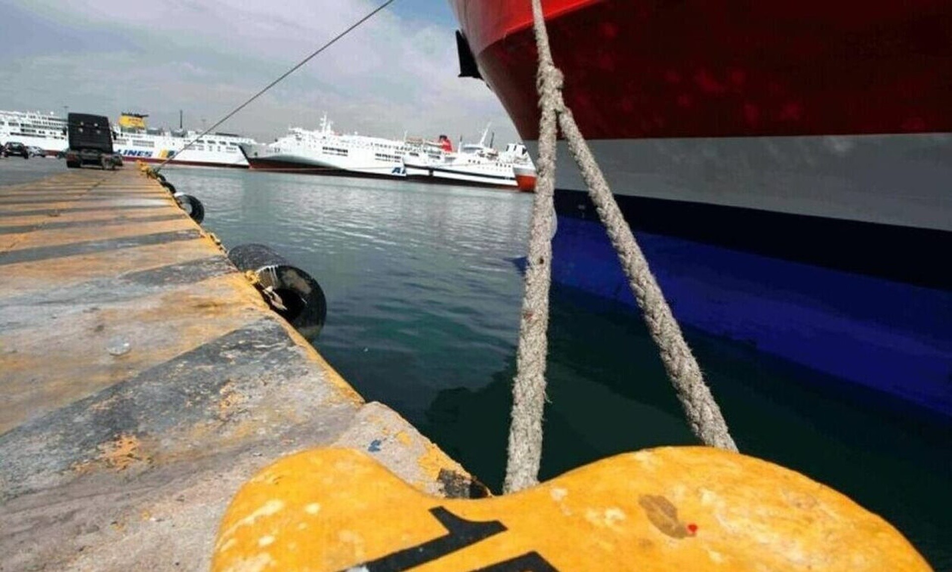 Απεργία: Δεμένα τα πλοία στα λιμάνια στις 17 Απριλίου