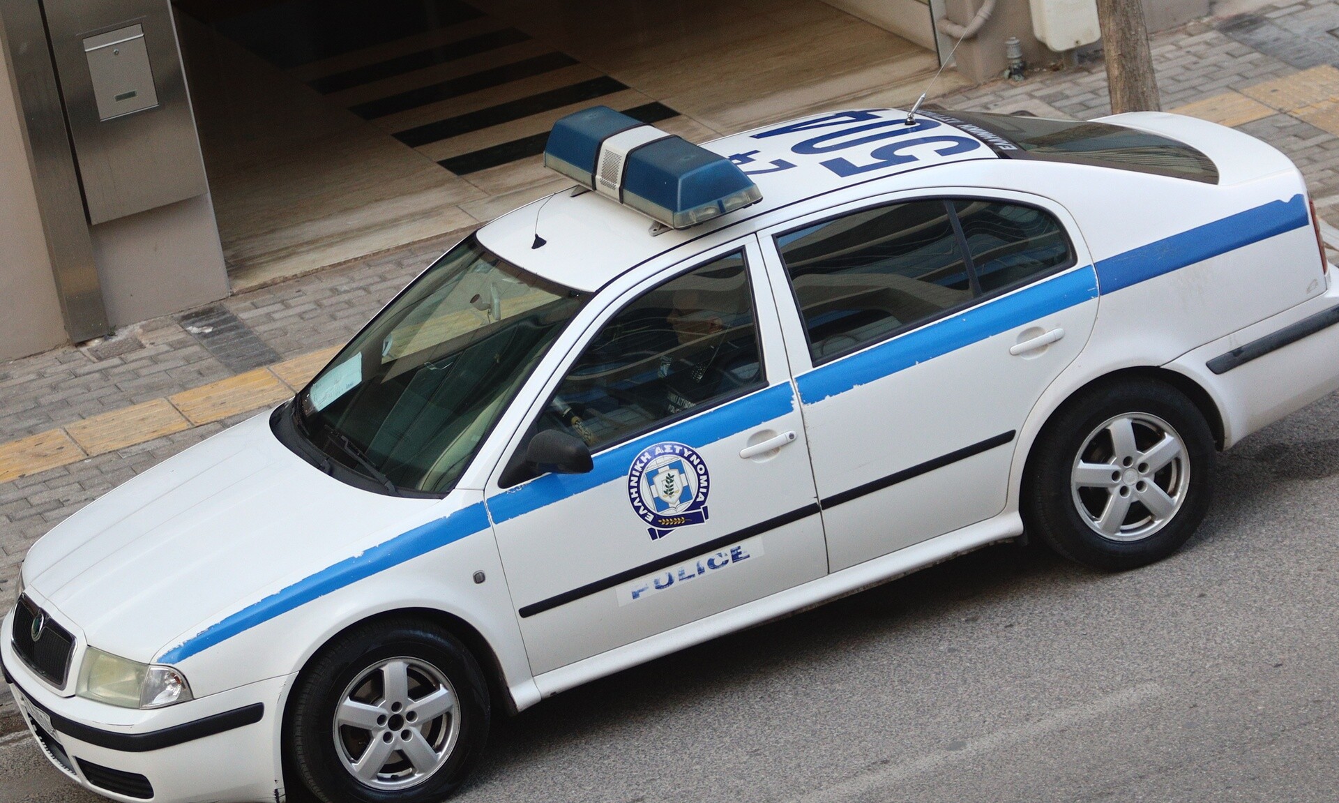 Χαλκίδα: 29χρονος έπιασε από τον λαιμό τη μητέρα του και διέλυσε το σπίτι