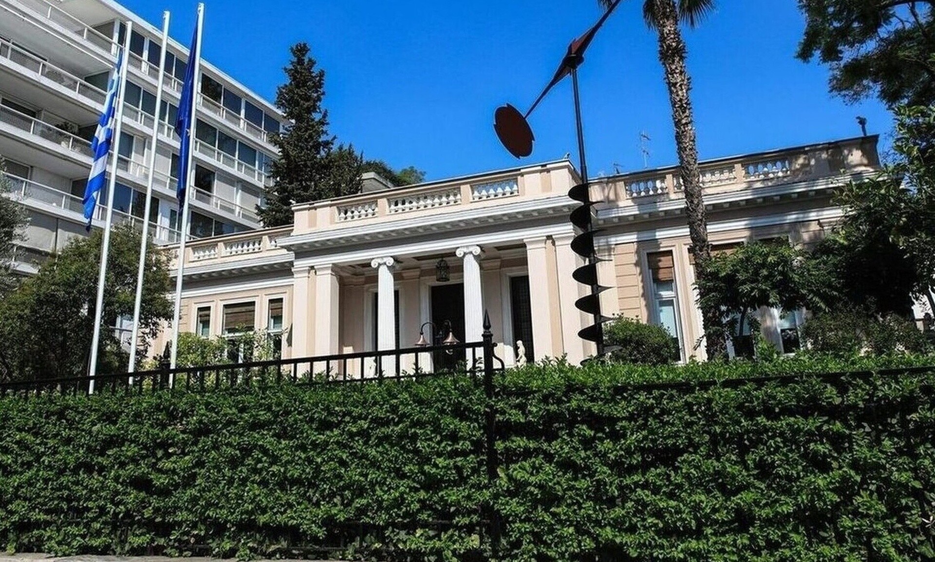 Κυβερνητικές πηγές απαντούν στο ΠΑΣΟΚ: Η αίτηση Ανδρουλάκη θα κριθεί από την ολομέλεια της ΑΔΑΕ