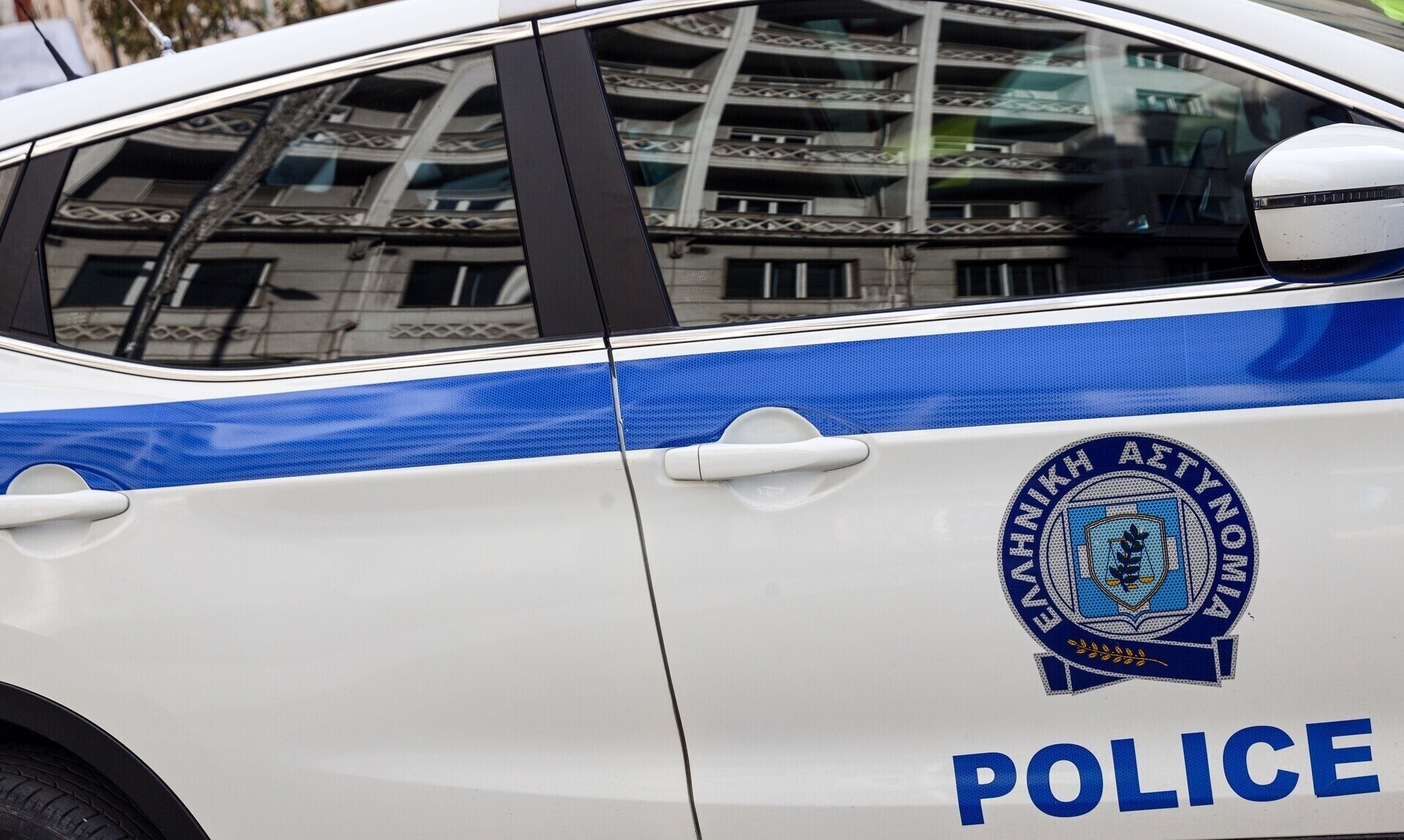 Πάτρα: Αυτοκίνητο πάτησε ακάλυπτο καλώδιο υψηλής τάσης και έγινε… έκρηξη