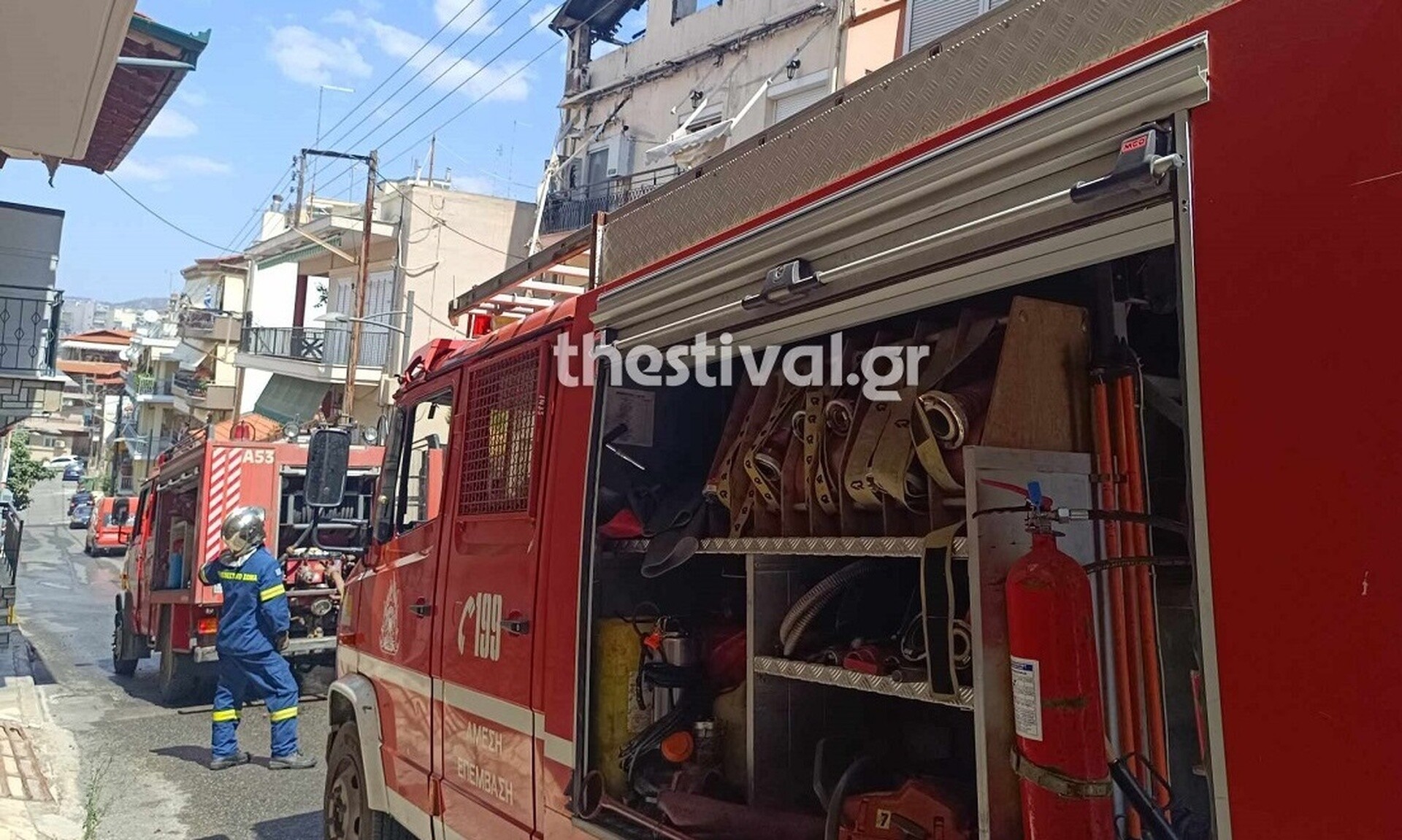 Θεσσαλονίκη: Φωτιά σε ισόγειο διαμέρισμα – Η πυροσβεστική απεγκλώβισε οκτώ άτομα
