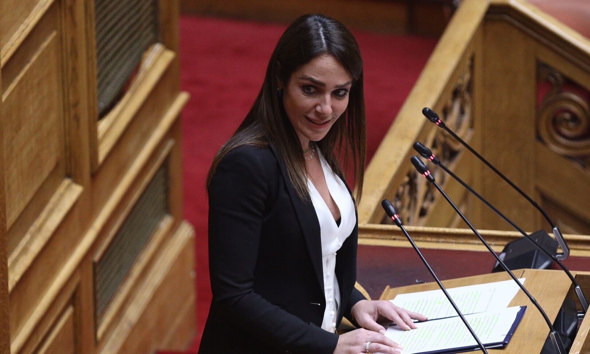 Δόμνα Μιχαηλίδου: «Αυξάνουμε κατά 50% τις αμοιβές των ιατρών των ΚΕΠΑ»