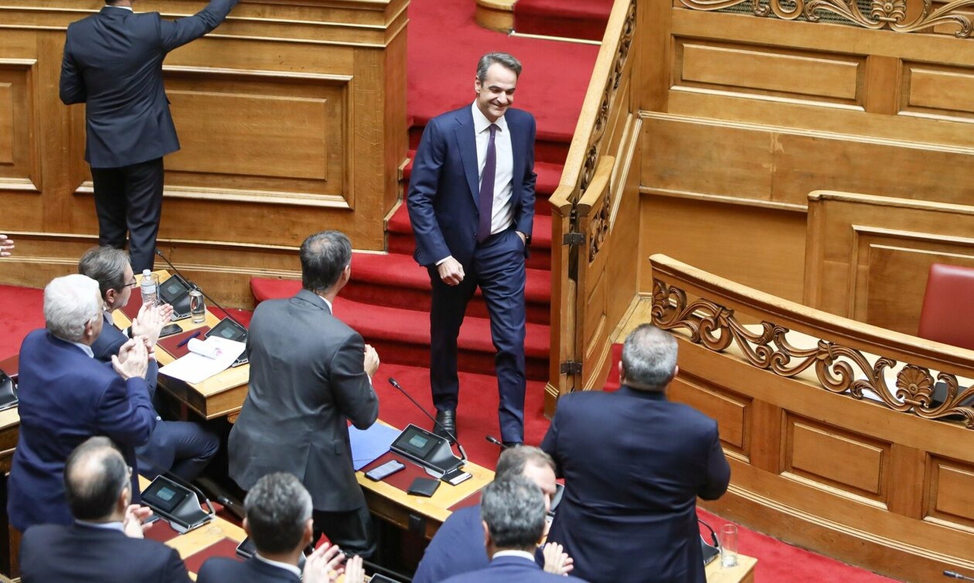 Δημοσκόπηση ALCO: Το ΠΑΣΟΚ «κέρδισε» στην πρόταση δυσπιστίας – Προβληματισμός για ΝΔ