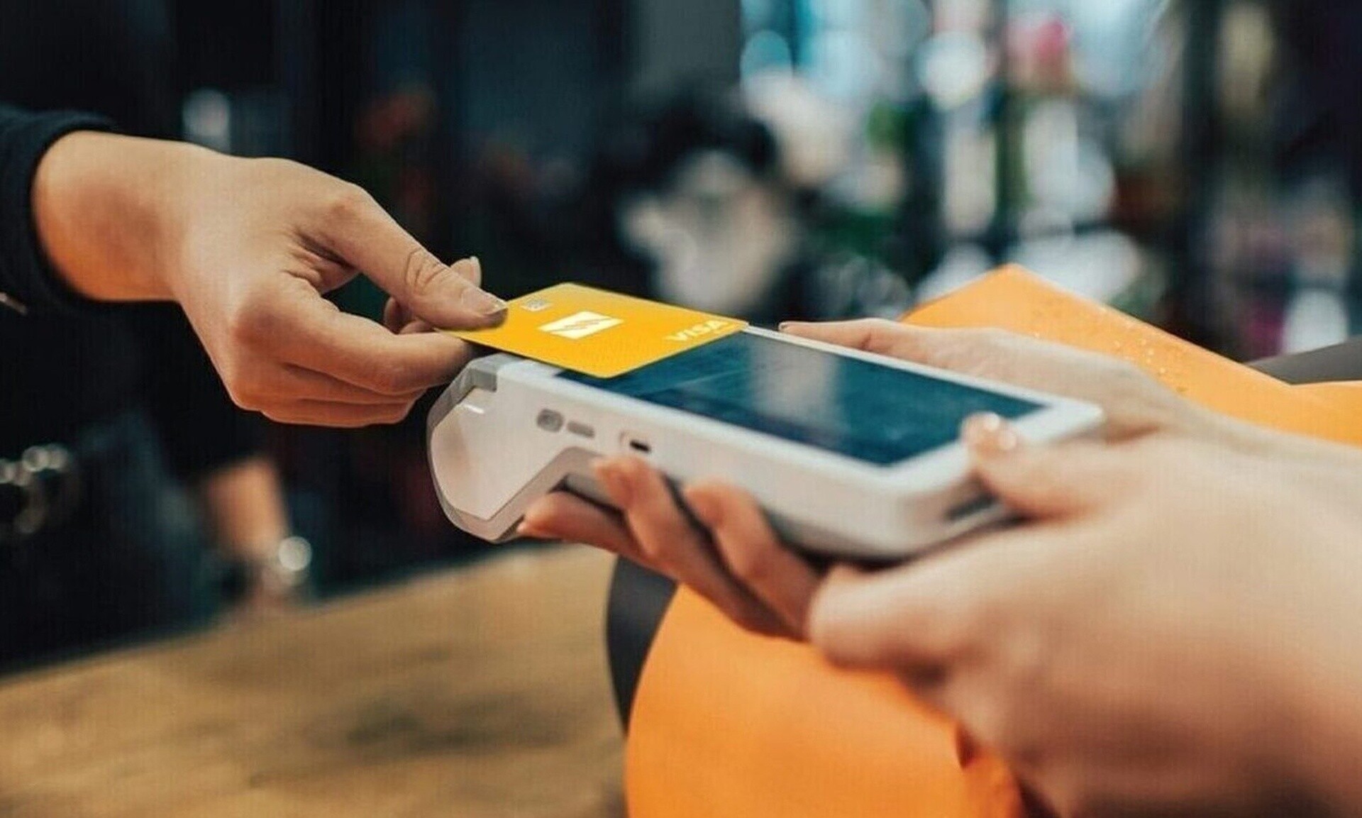 Διασύνδεση POS – ταμειακών μηχανών: Ποιες επιχειρήσεις είναι στο μικροσκόπιο της ΑΑΔΕ