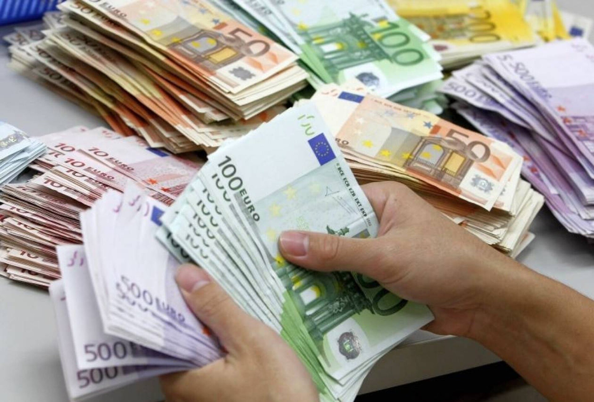Υπουργείο Ανάπτυξης: Πρόστιμα 790.000 ευρώ σε τρεις εισπρακτικές εταιρείες
