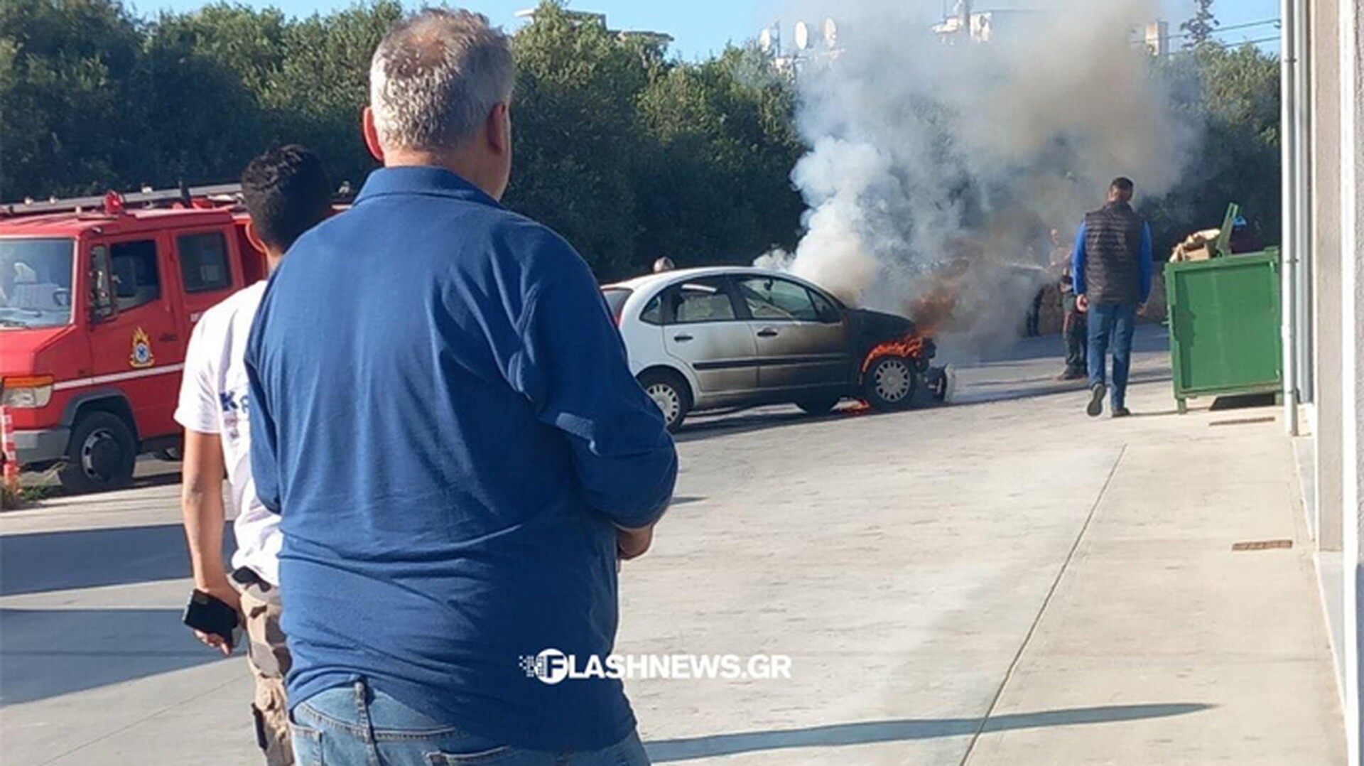 Χανιά: Αυτοκίνητο πήρε φωτιά εν κινήσει – Στο όχημα επέβαινε οικογένεια