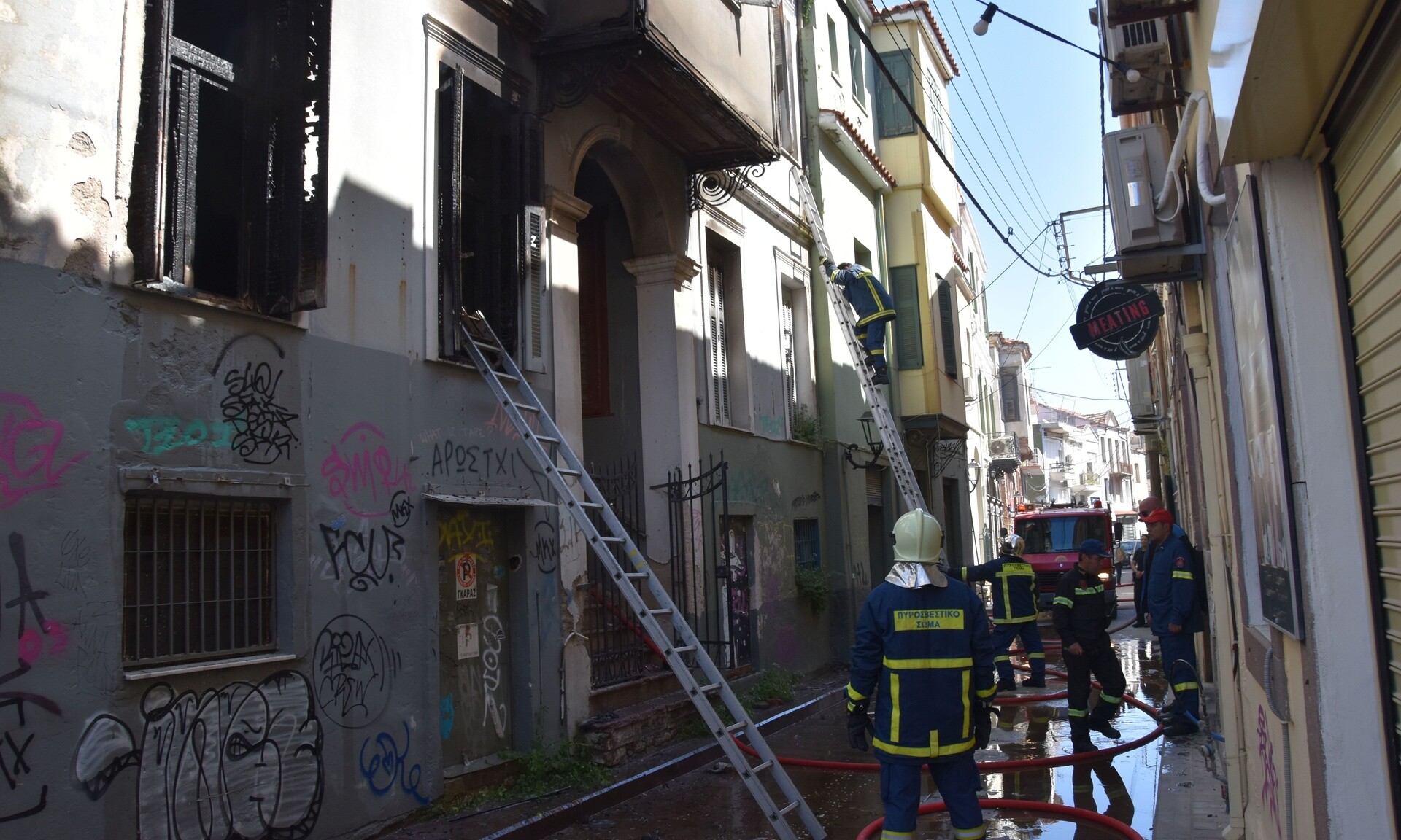 Πυρκαγιά στο ιστορικό κέντρο της Μυτιλήνης – Άμεση η επέμβαση της πυροσβεστικής