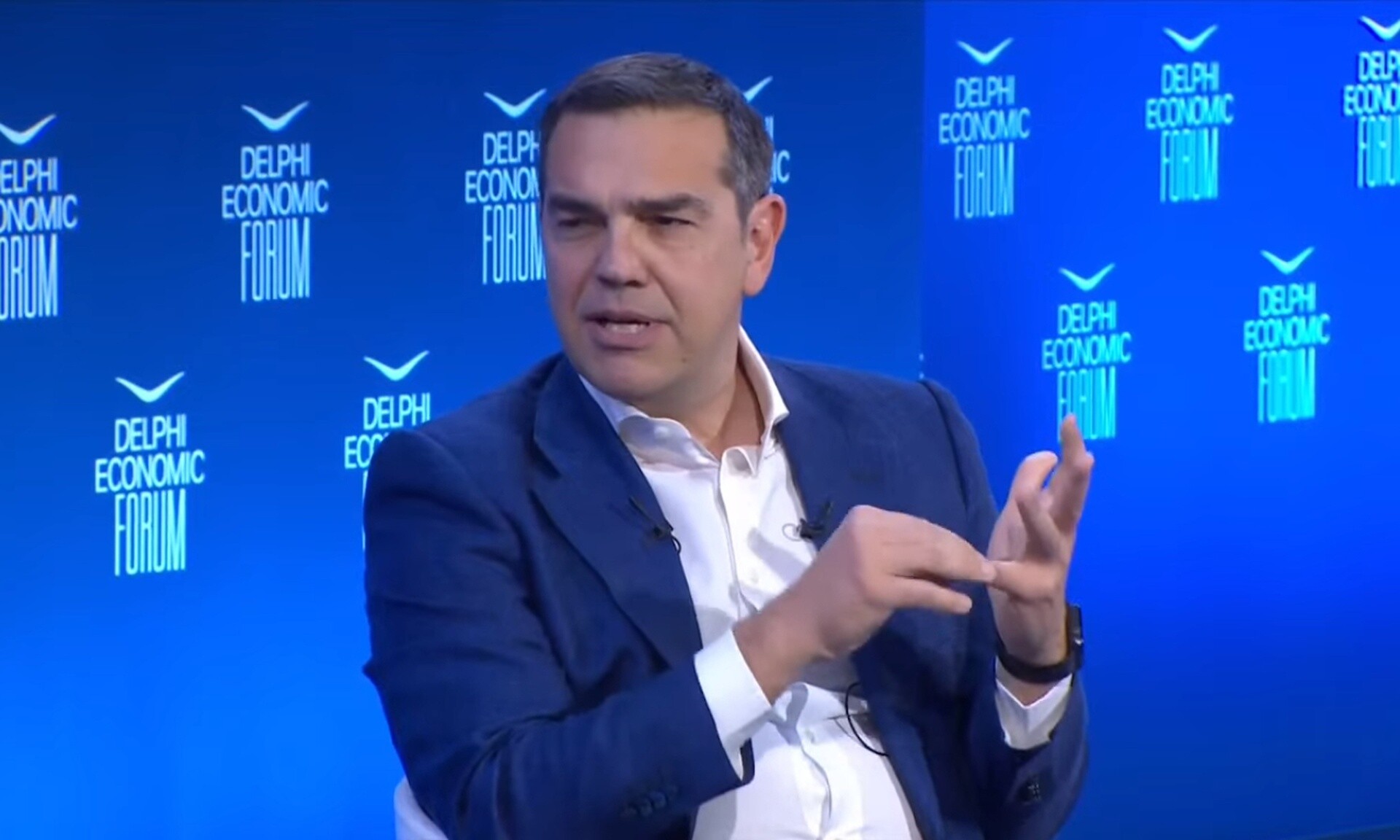 Τσίπρας από Δελφούς: «Ο Μητσοτάκης τρέχει μόνος του και κινδυνεύει να έρθει δεύτερος»