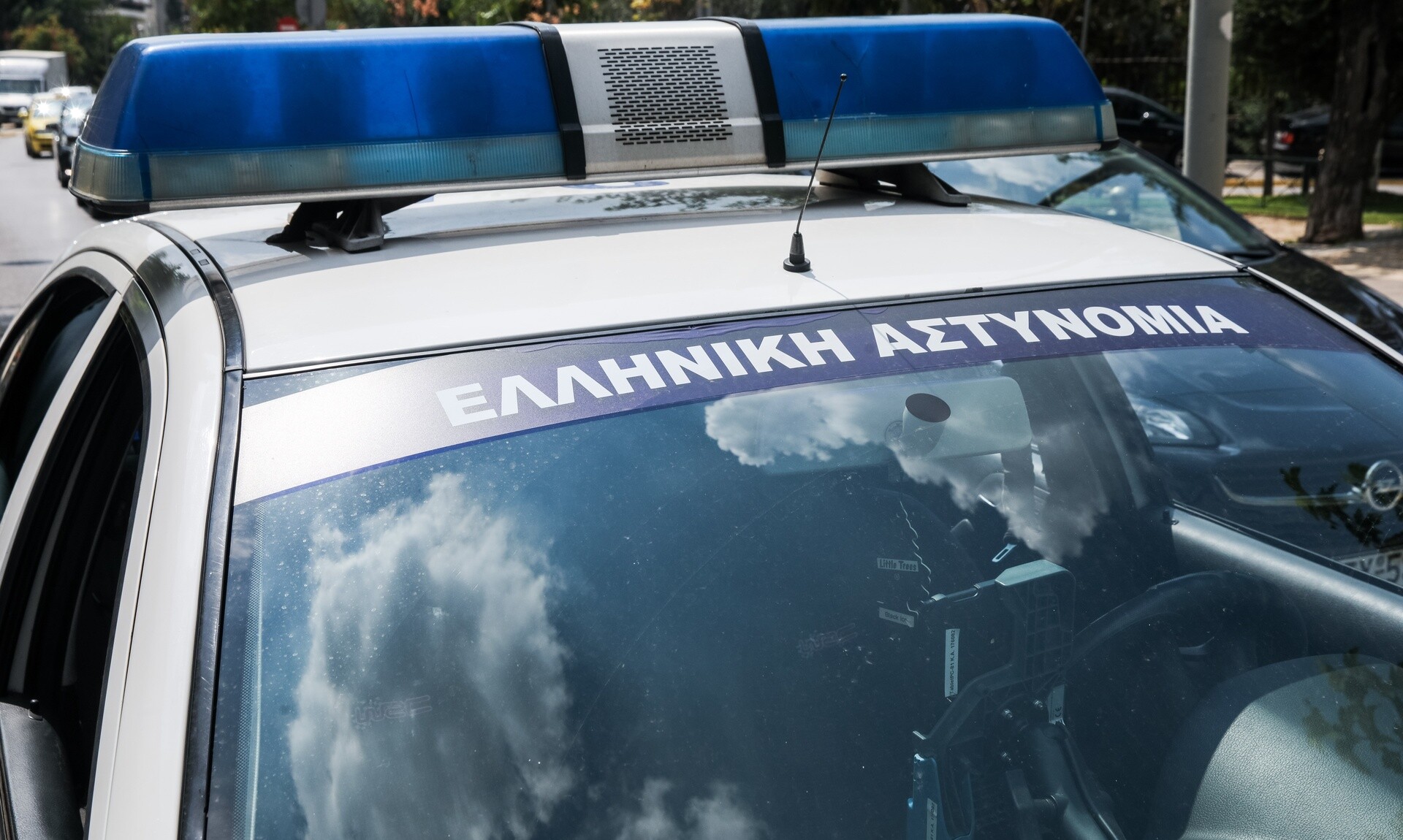 Ιόνια Οδός: Πάρκαρε το φορτηγό και κακοποίησε τη σύζυγό του