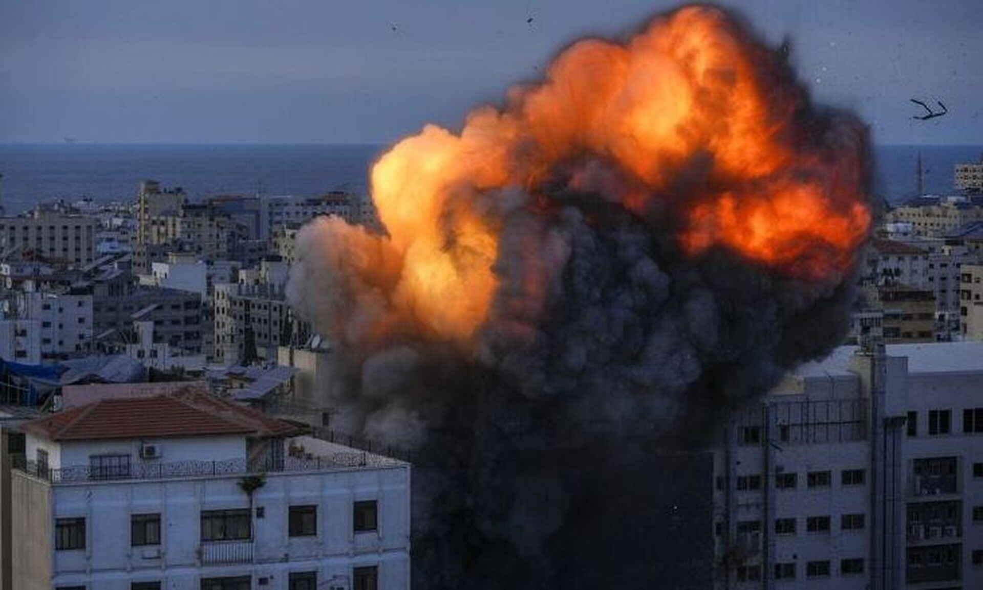 Ισραήλ – Ιράν: Ο εφιάλτης γενικευμένης σύρραξης στη Μέση Ανατολή και το μεγάλο δίλημμα Χαμενεΐ