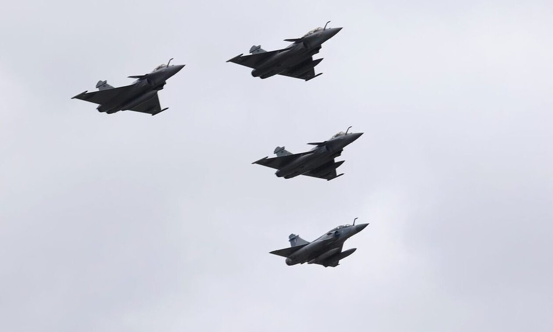 Η Σερβία επιθυμεί να αγοράσει πολεμικά αεροσκάφη Rafale από την Γαλλία