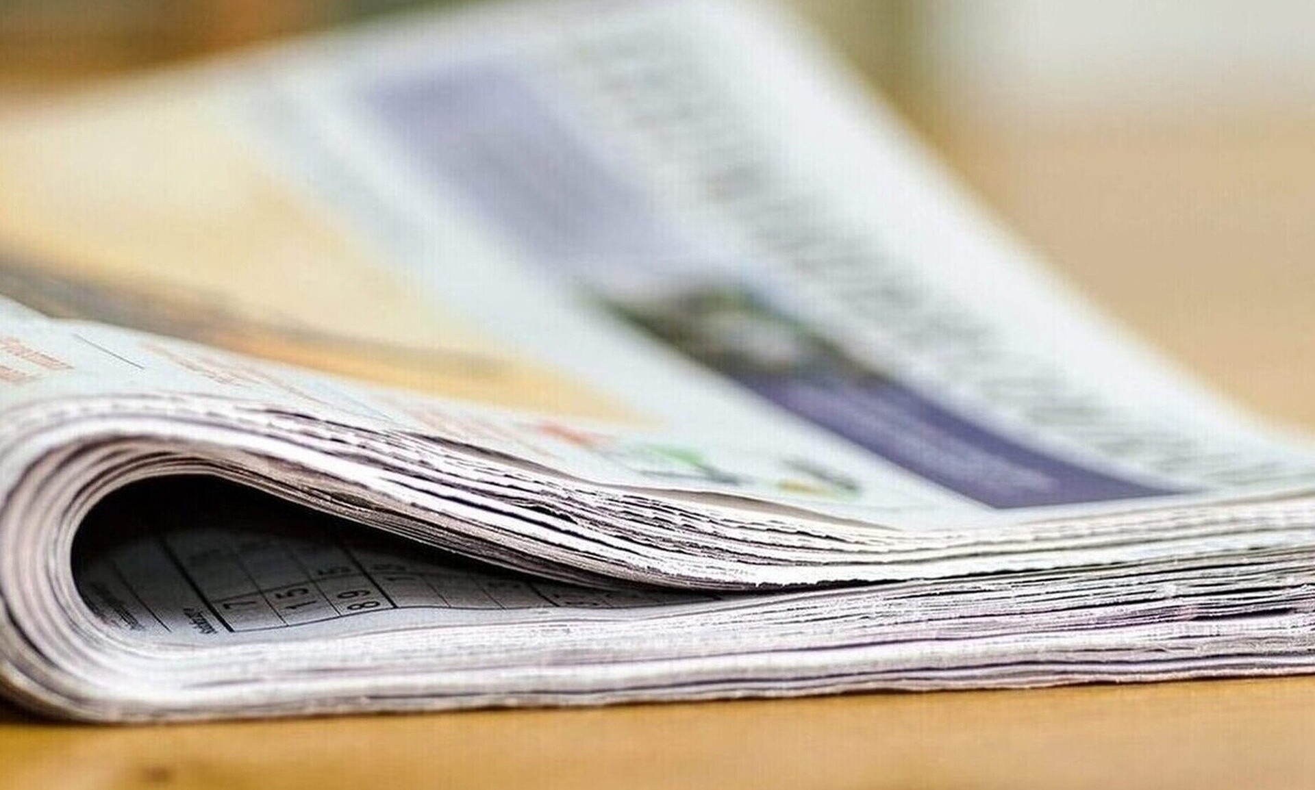 Πρωτοσέλιδα εφημερίδων: Τι γράφουν σήμερα Δευτέρα 15 Απριλίου