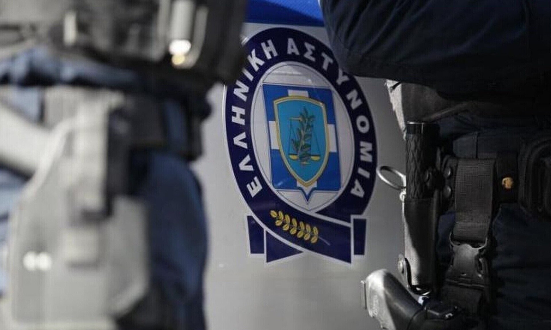 Δράμα: Άνδρας πυροβόλησε έξω από μαγαζί και έβρισε μία γυναίκα
