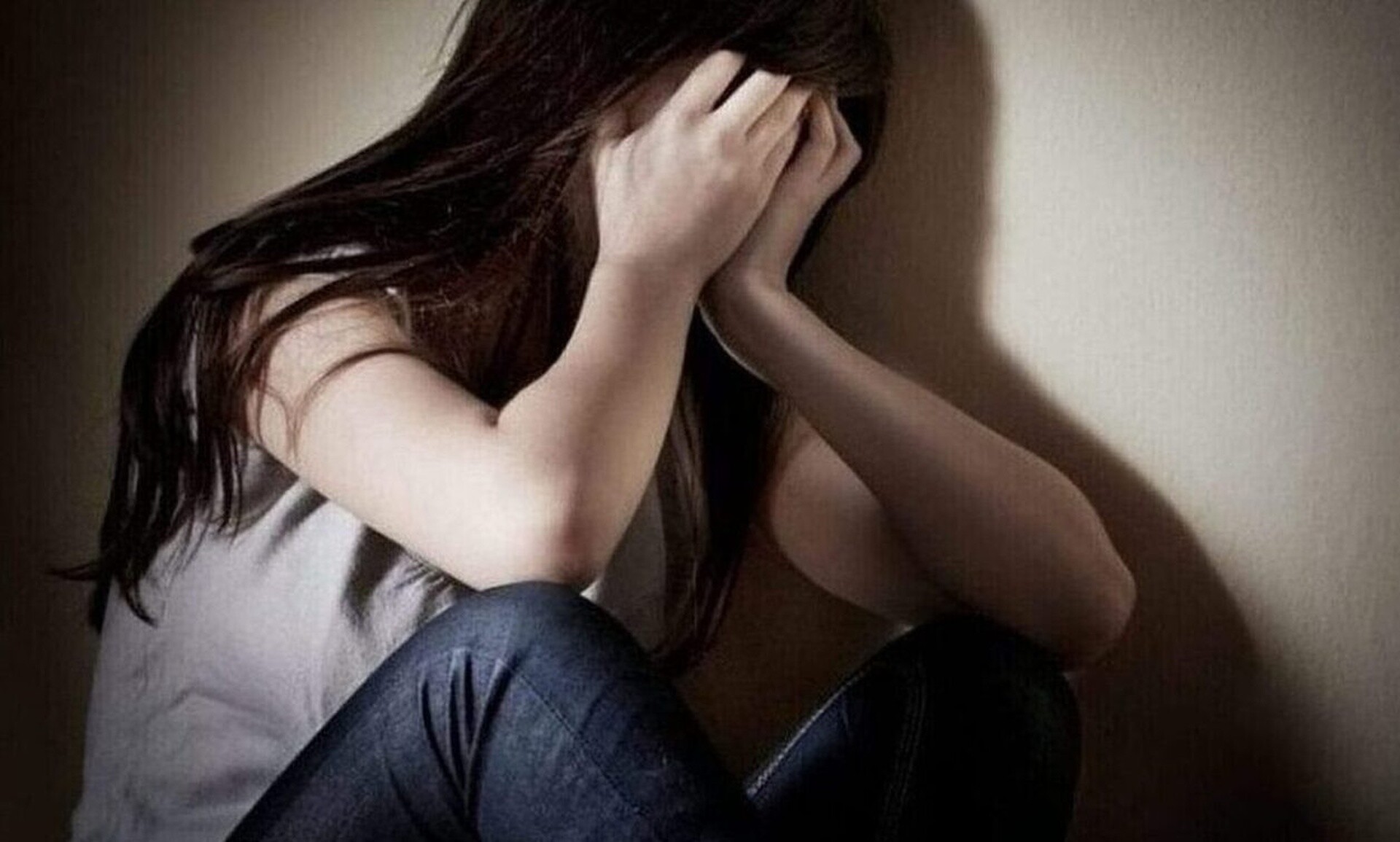 Ρόδος: Στο εδώλιο 43χρονος που «πολιορκούσε» με σεξουαλικά μηνύματα 12χρονη