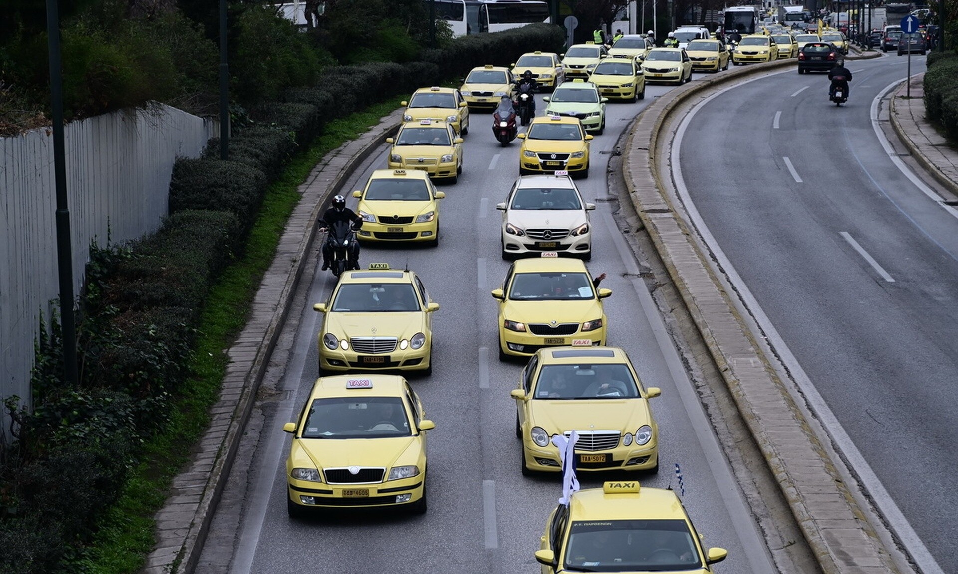 Απεργία ΓΣΕΕ: Πώς θα κινηθούν σήμερα τα ταξί – Τι ώρες θα τραβήξουν «χειρόφρενο»