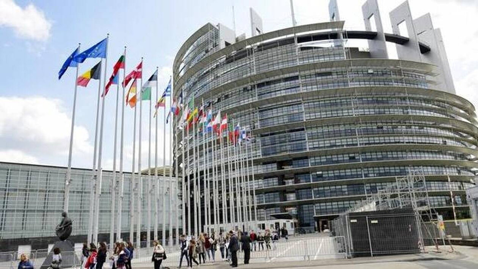 Ευρωβαρόμετρο: Οκτώ στους δέκα Έλληνες θεωρούν ότι η ΕΕ έχει αντίκτυπο στην καθημερινή τους ζωή